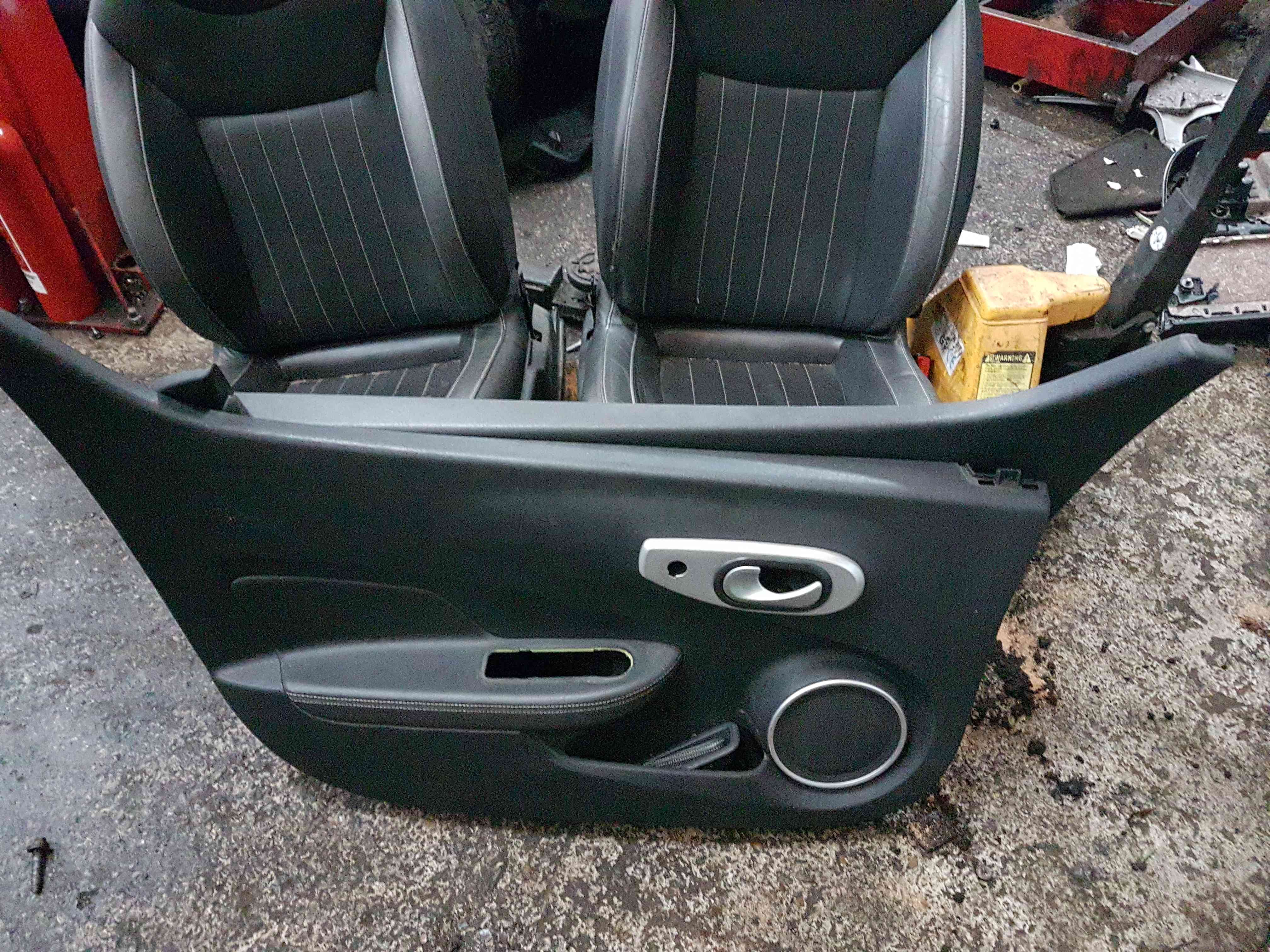 Thumb 9 Renault Wind 2010-2013 Drivers Passenger NSF Osf Front Seats Chair Leather 