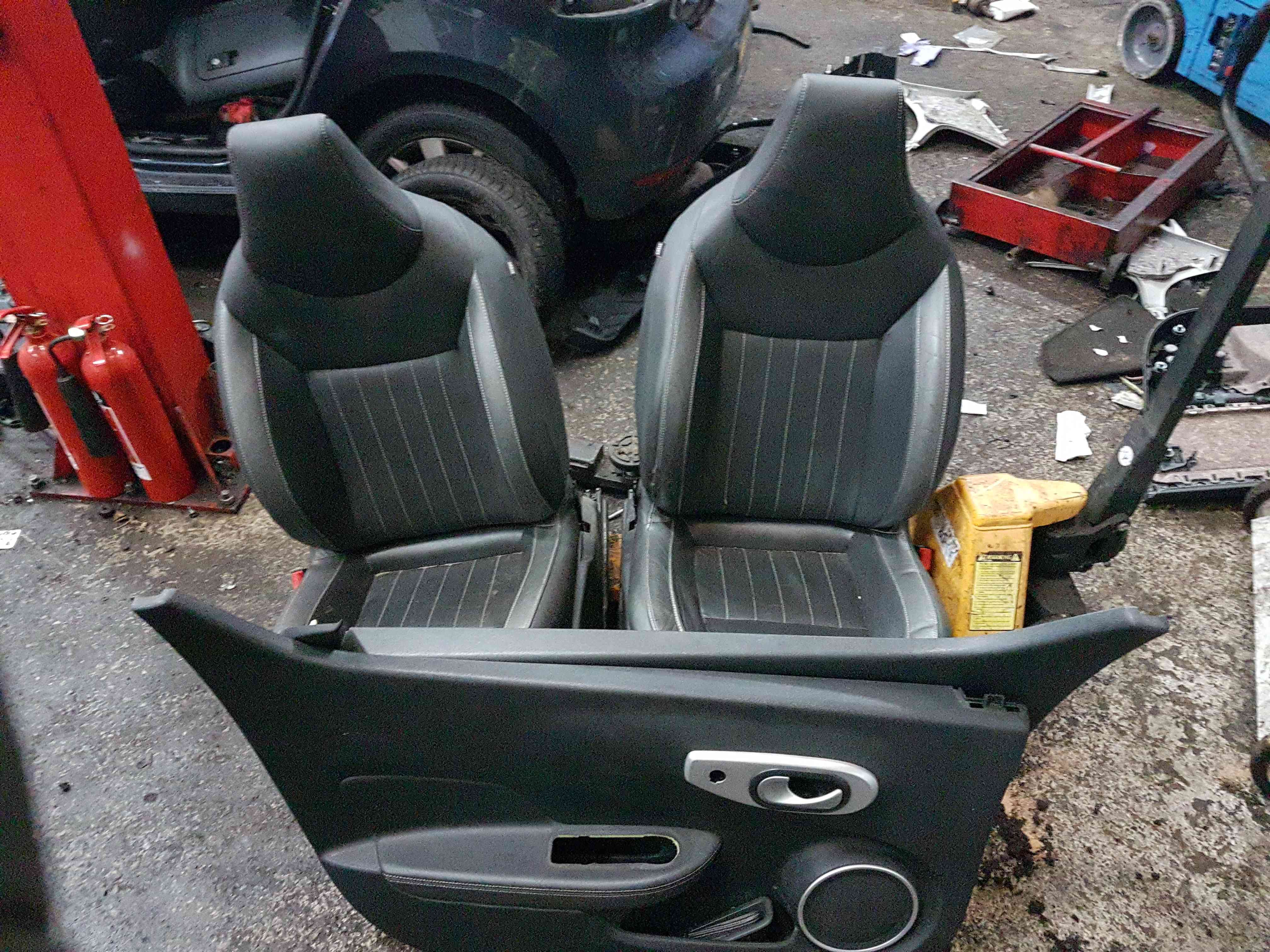 Thumb 10 Renault Wind 2010-2013 Drivers Passenger NSF Osf Front Seats Chair Leather 