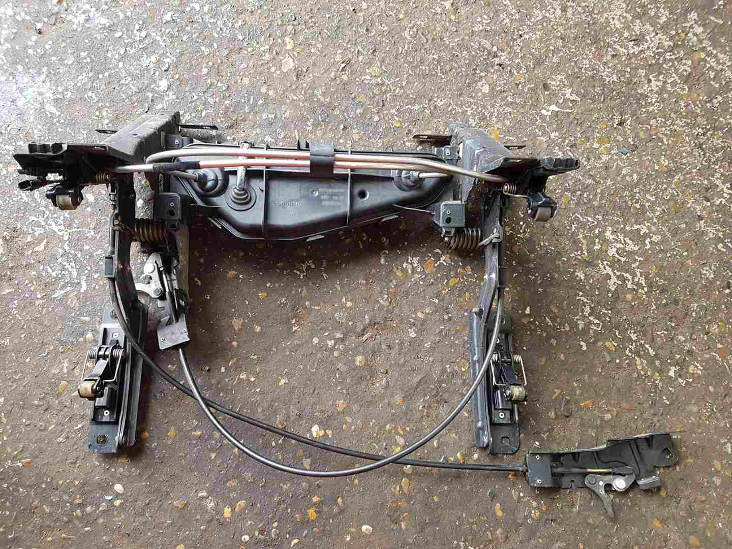 Thumb 3 Renault Wind 2010-2013 TOP Hinge Roof Mechanism 970900002R