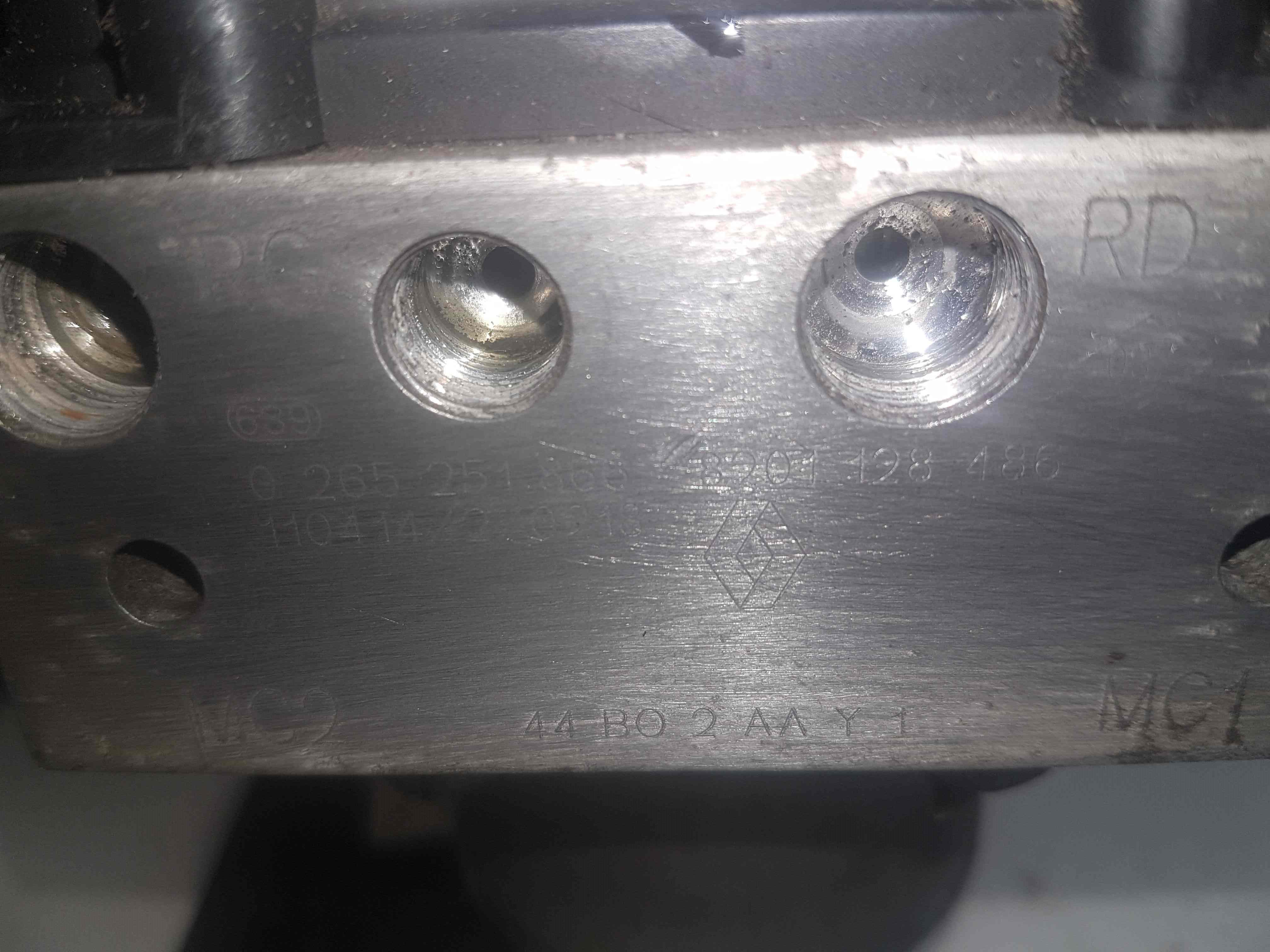 Thumb 2 Renault Wind MK1 2010-2013 1.2 16V TCE Abs Pump Unit Brake ECU 8201128486