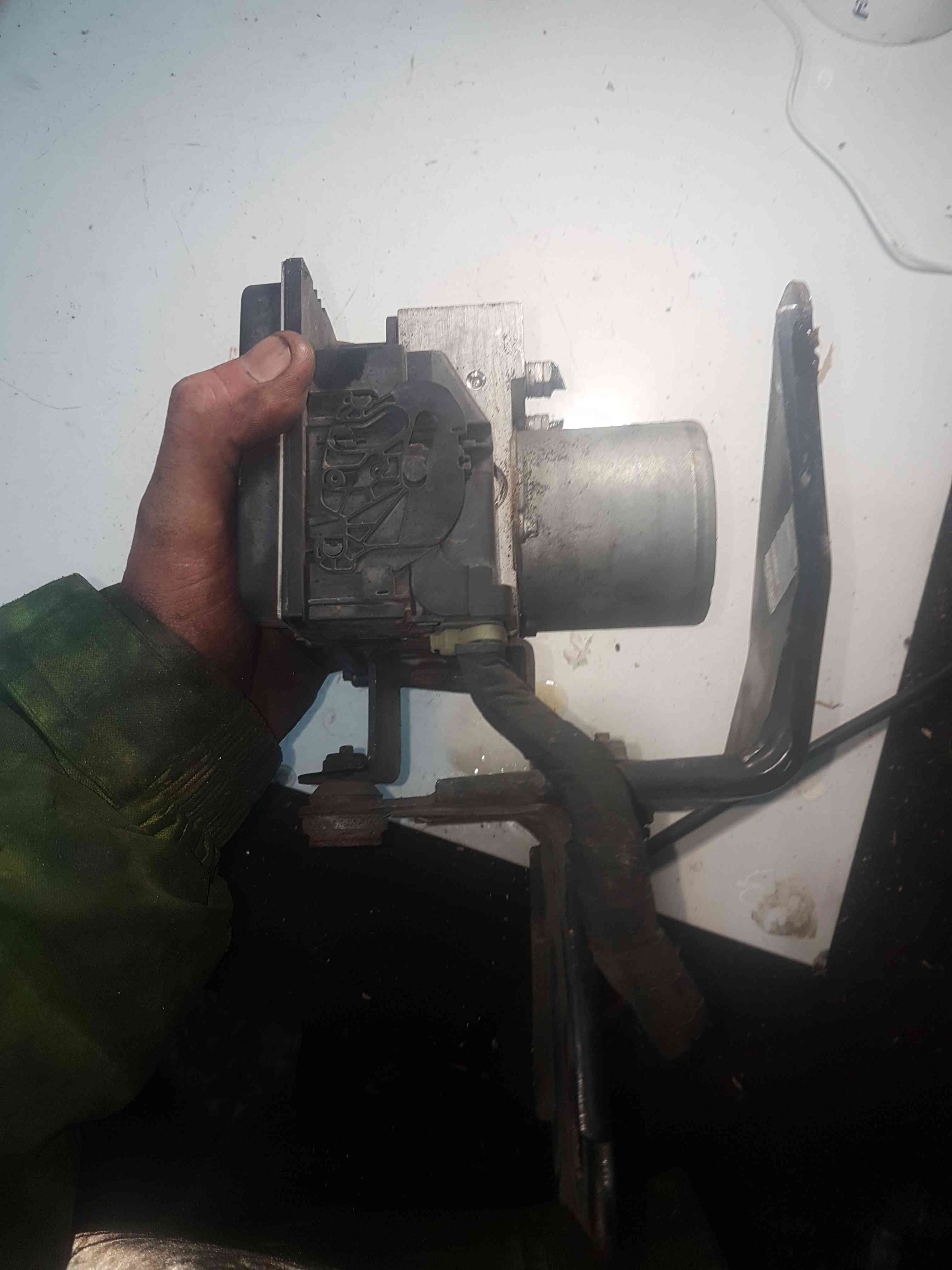 Thumb 4 Renault Wind MK1 2010-2013 1.2 16V TCE Abs Pump Unit Brake ECU 8201128486