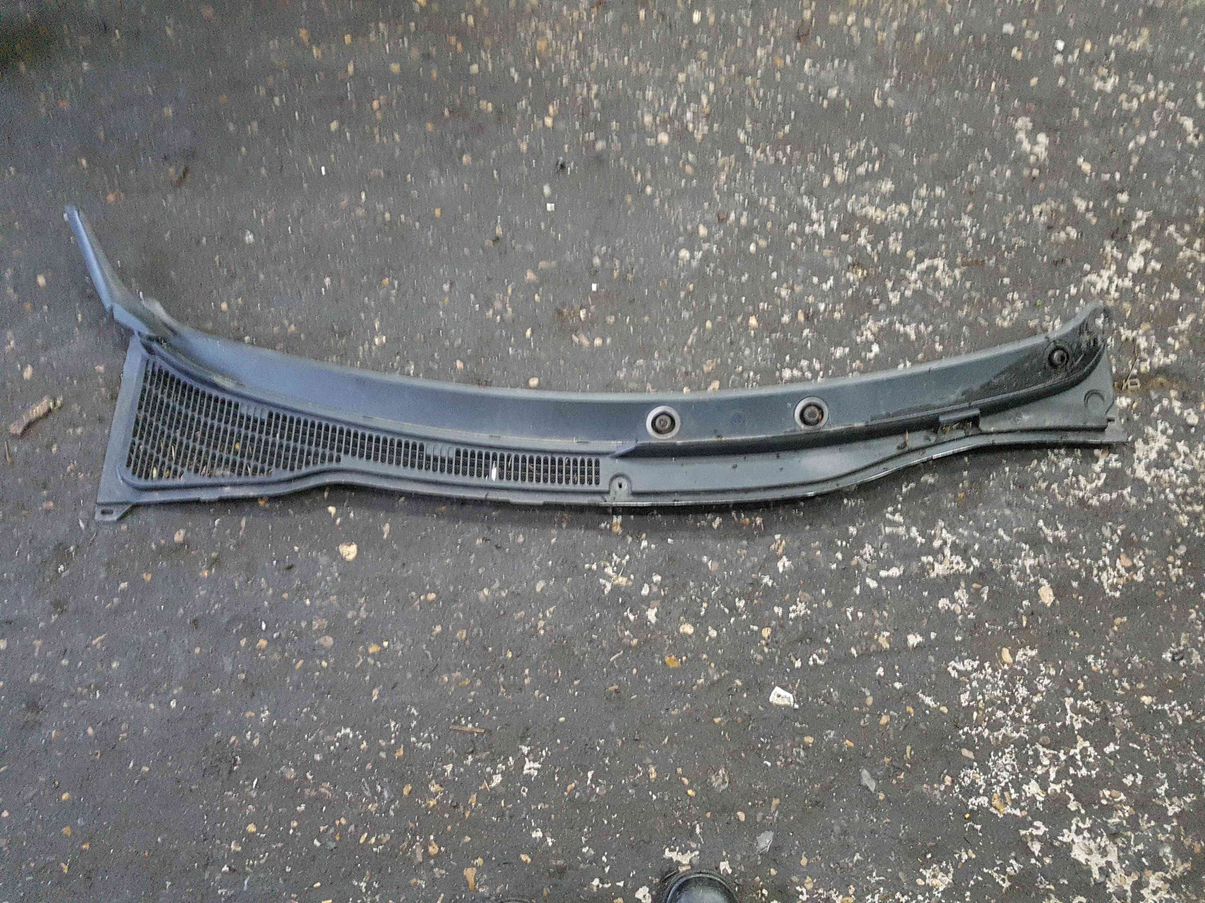 Thumb 4 Renault Wind MK1 2010-2013 Front Windscreen Scuttle Panel 8200637096