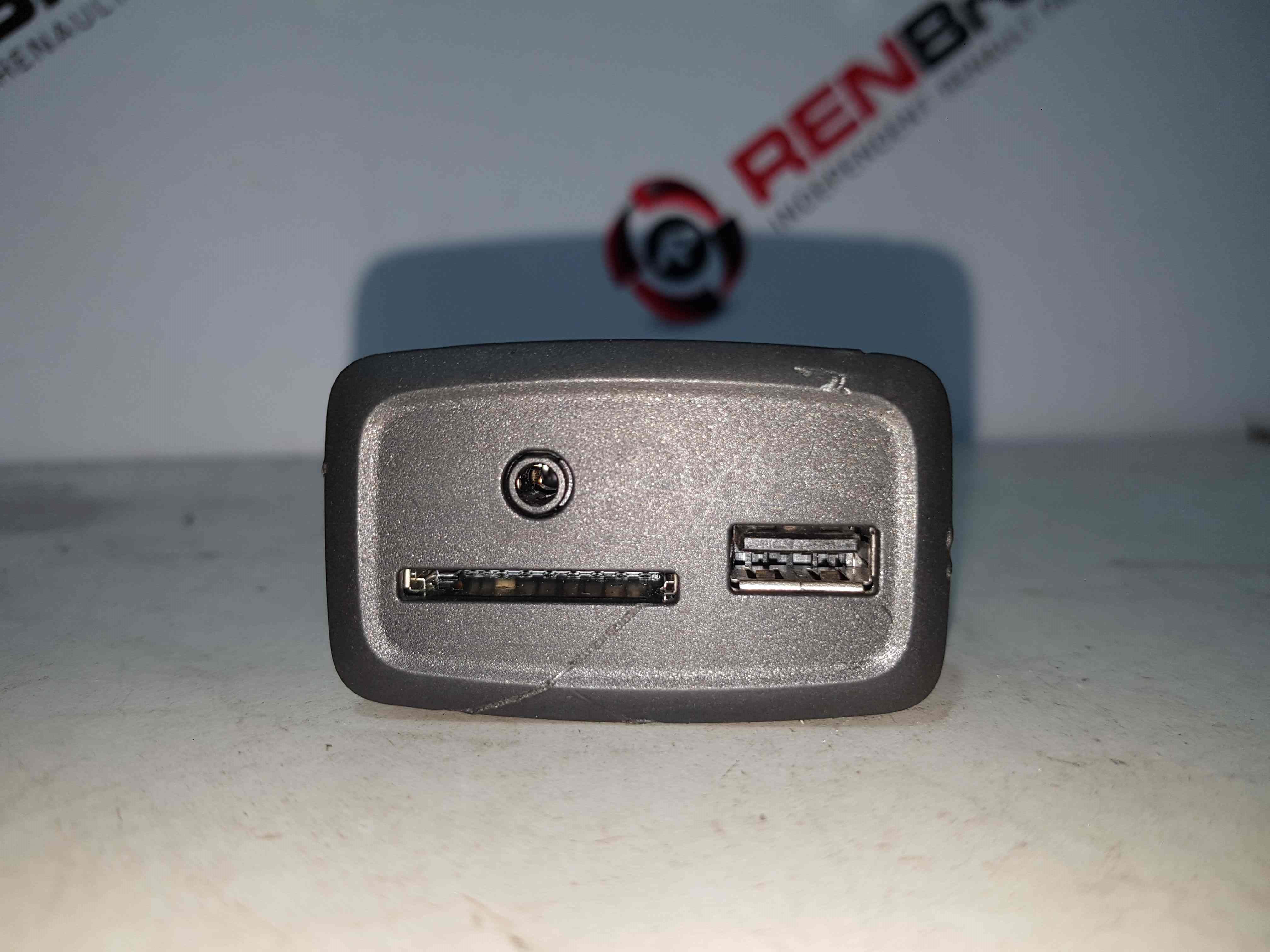 Thumb 6 Renault ZOE 2012-2016 AUX Usb Sd Card Connection Reader 280237719R MARKS NO CARD