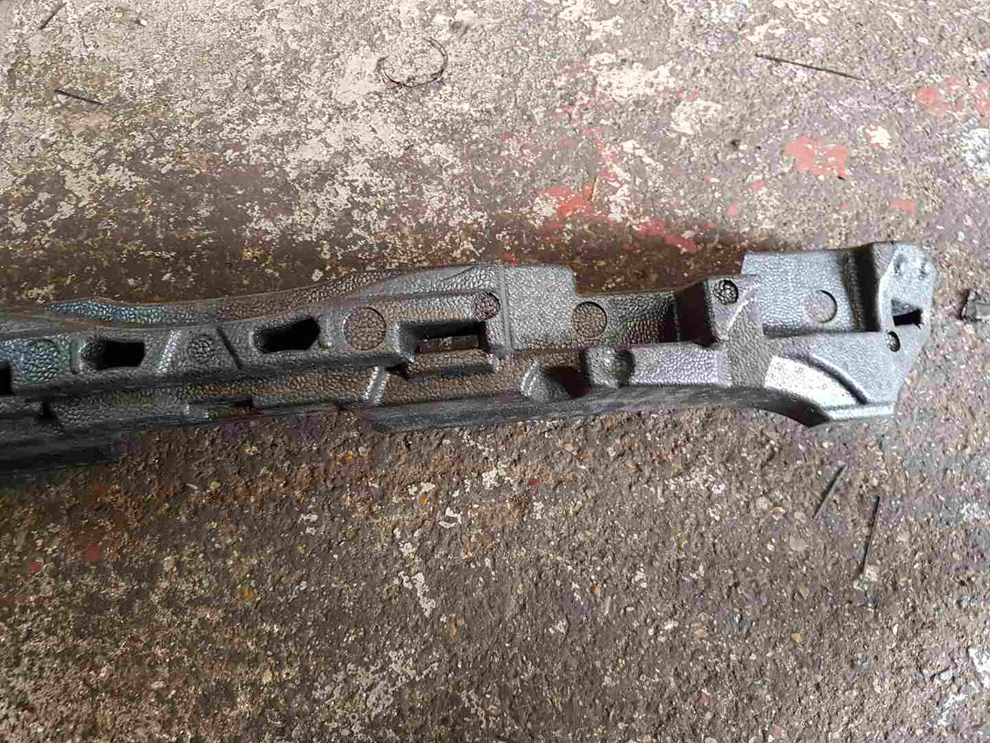 Thumb 3 Renault ZOE 2012-2016 Front Bumper Foam Insert 620937872R