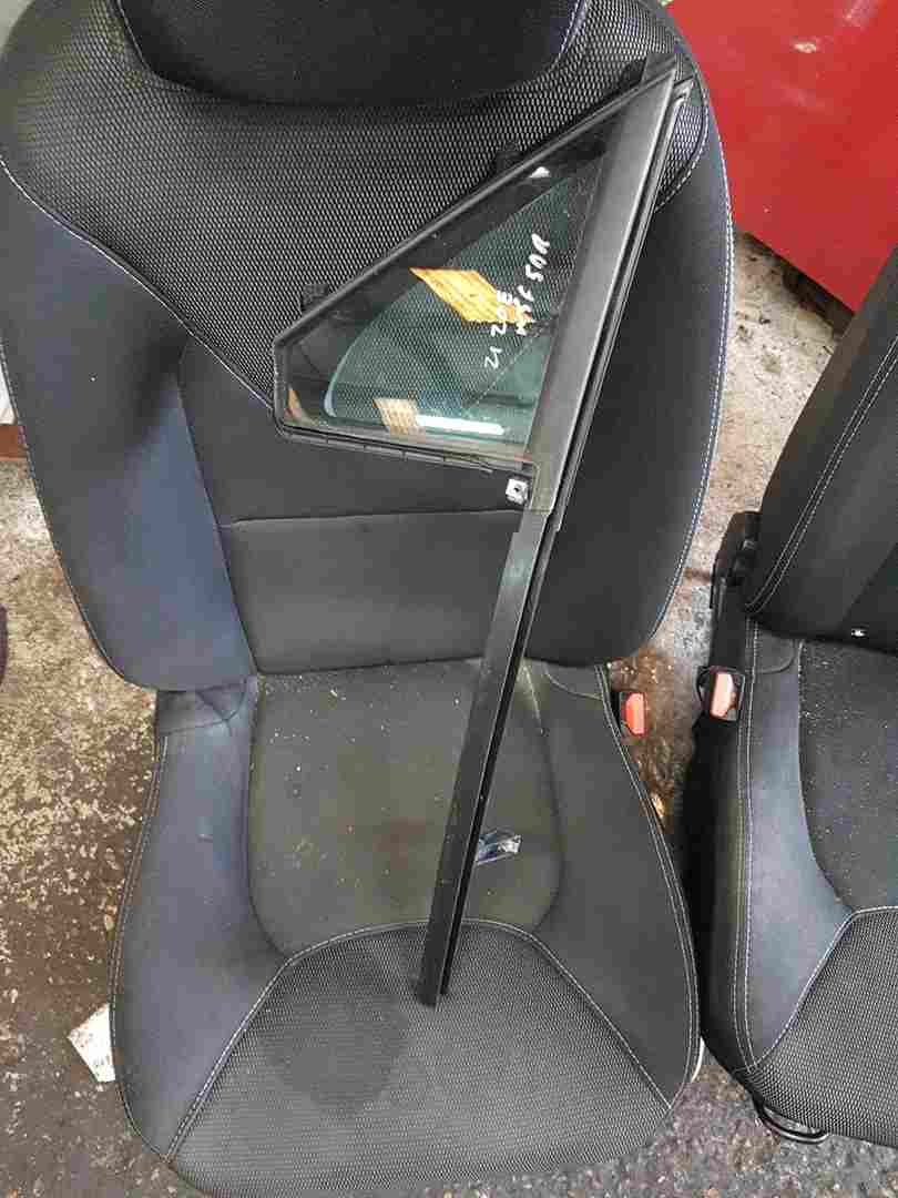 Thumb 3 Renault ZOE 2012-2016 Passenger NSF Front Small Window Glass