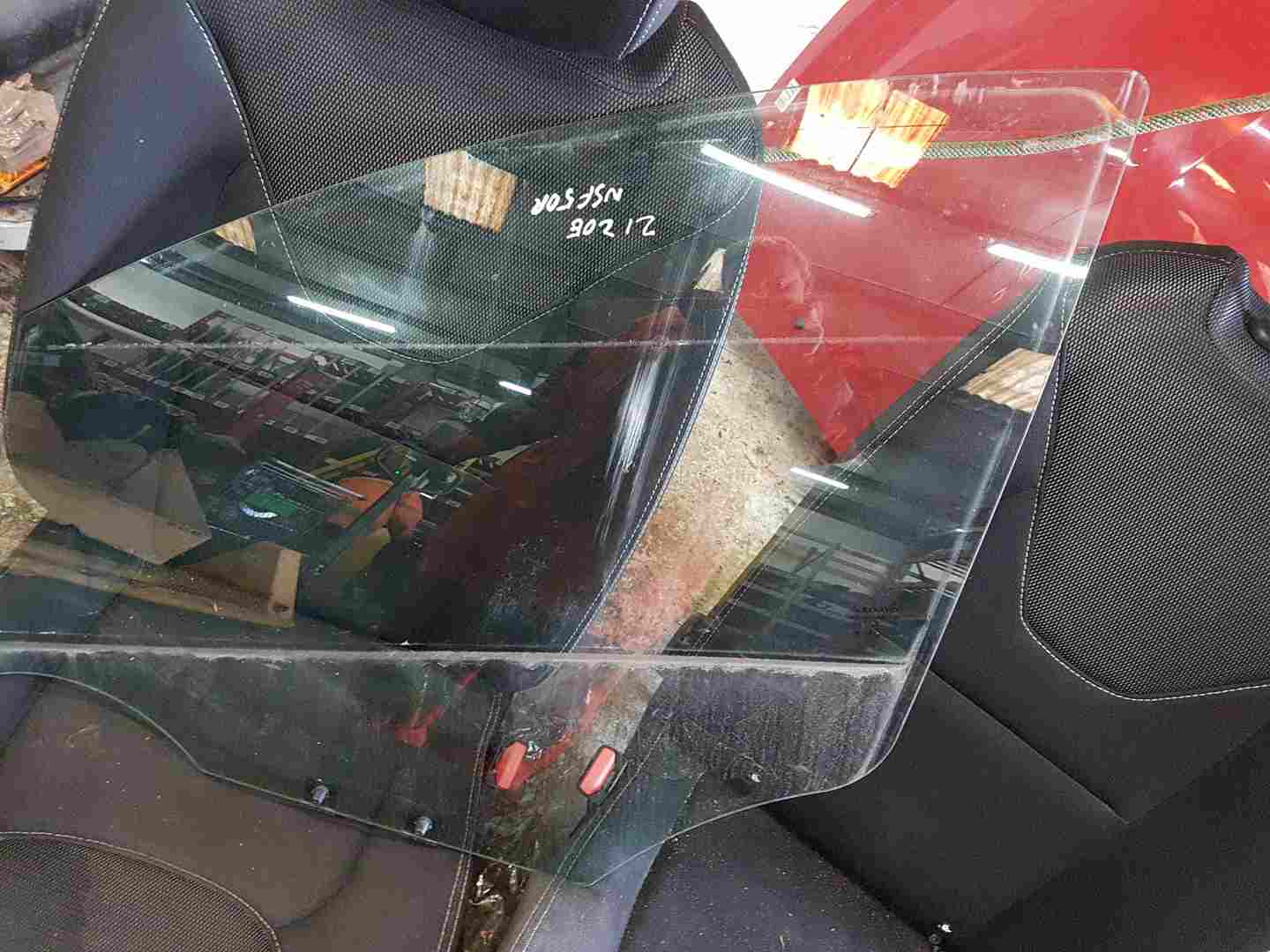 Thumb 3 Renault ZOE 2012-2016 Passenger NSF Front Window Glass