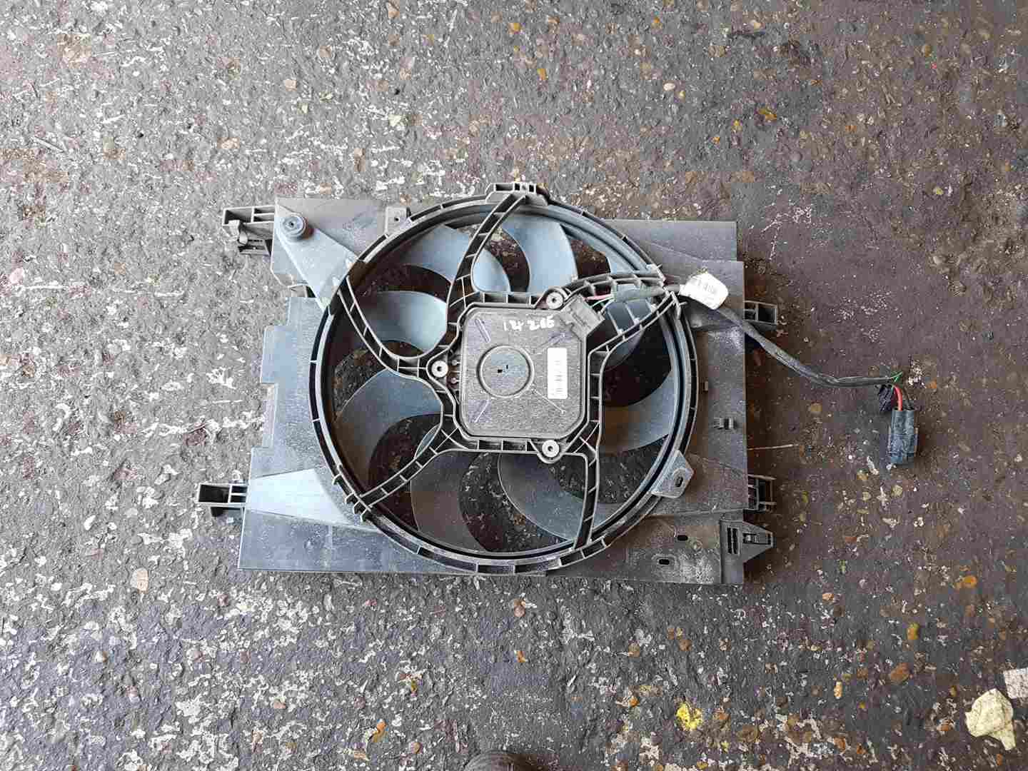 Thumb 7 Renault ZOE 2012-2016 Radiator FAN 214819480R