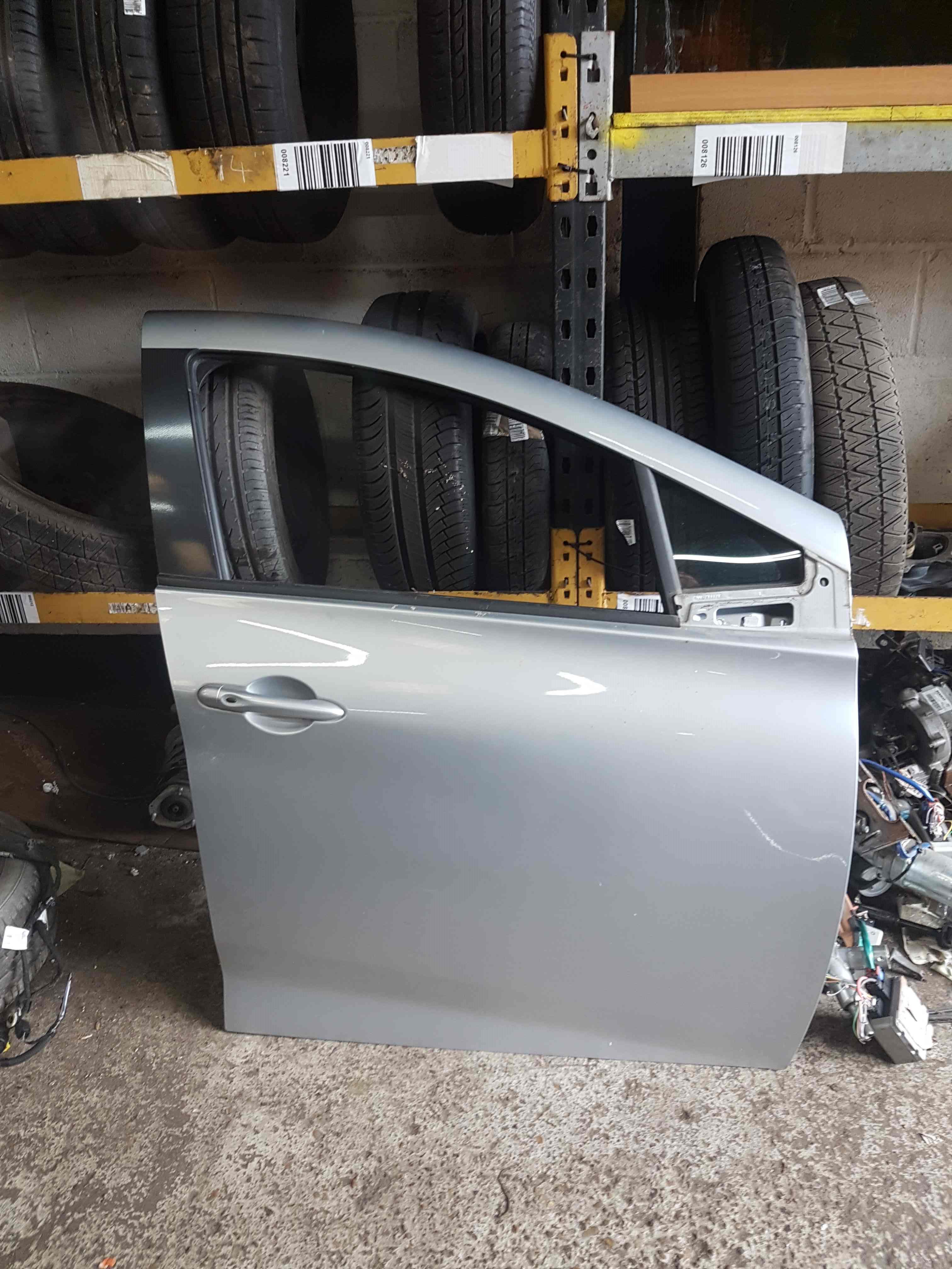 Renault ZOE 2012-2017 Drivers OSF Front Door Silver Tekqa