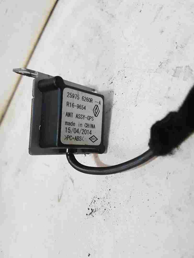 Thumb 4 Renault ZOE Clio MK4 Captur 2012-2016 GPS Antenna Aerial 259756260R