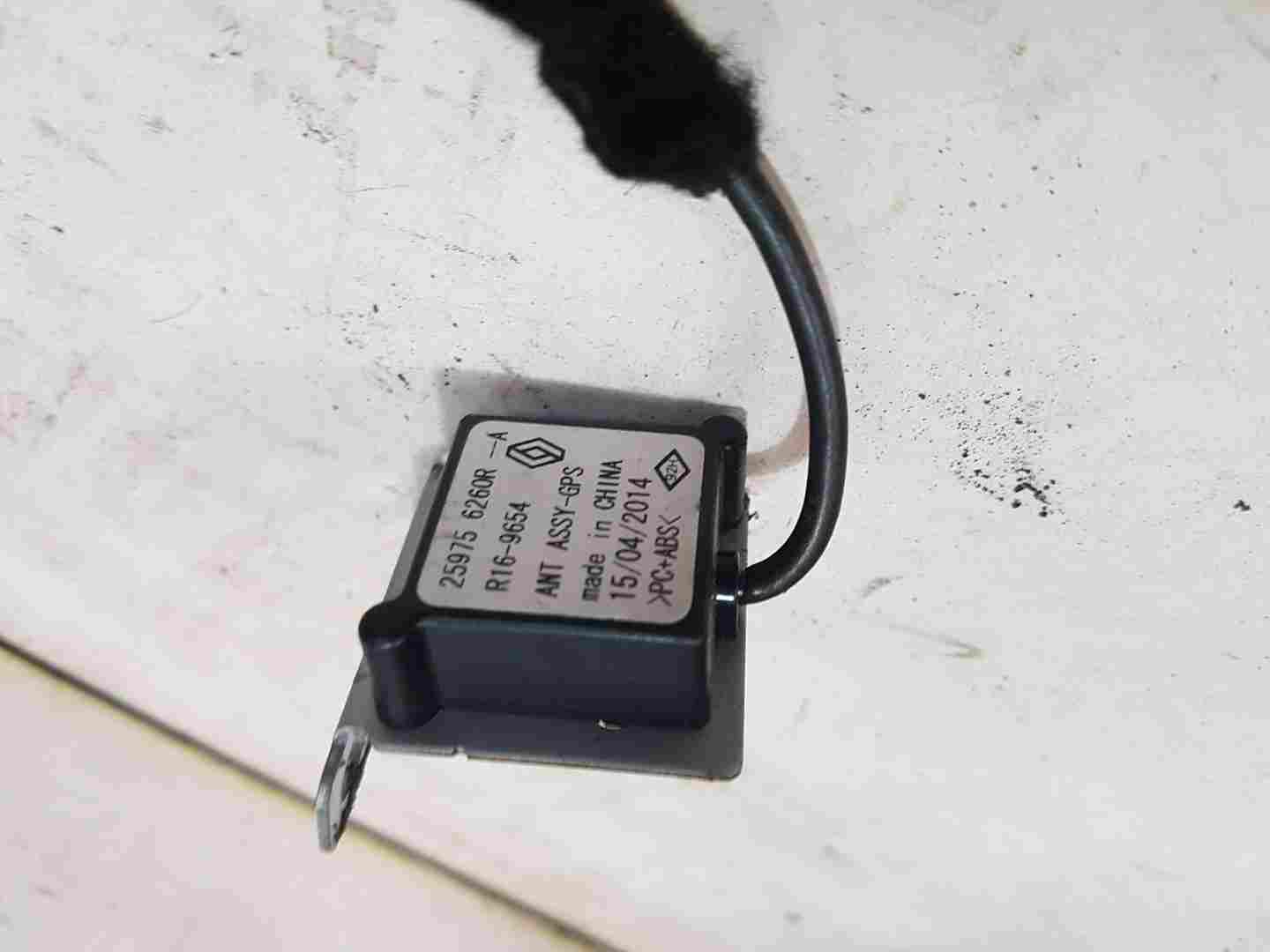 Thumb 5 Renault ZOE Clio MK4 Captur 2012-2016 GPS Antenna Aerial 259756260R