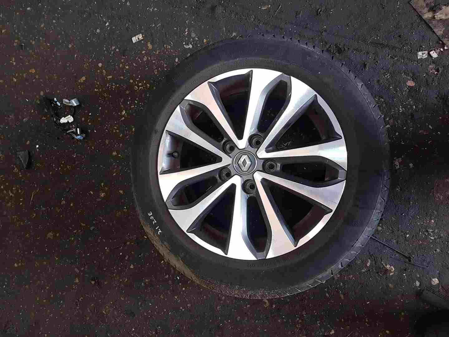 Thumb 8 Renault ZOE MK2 2019-2024  Alloy Wheel + Tyre 195 55 16 6Mm Tread 5/5 403005287R