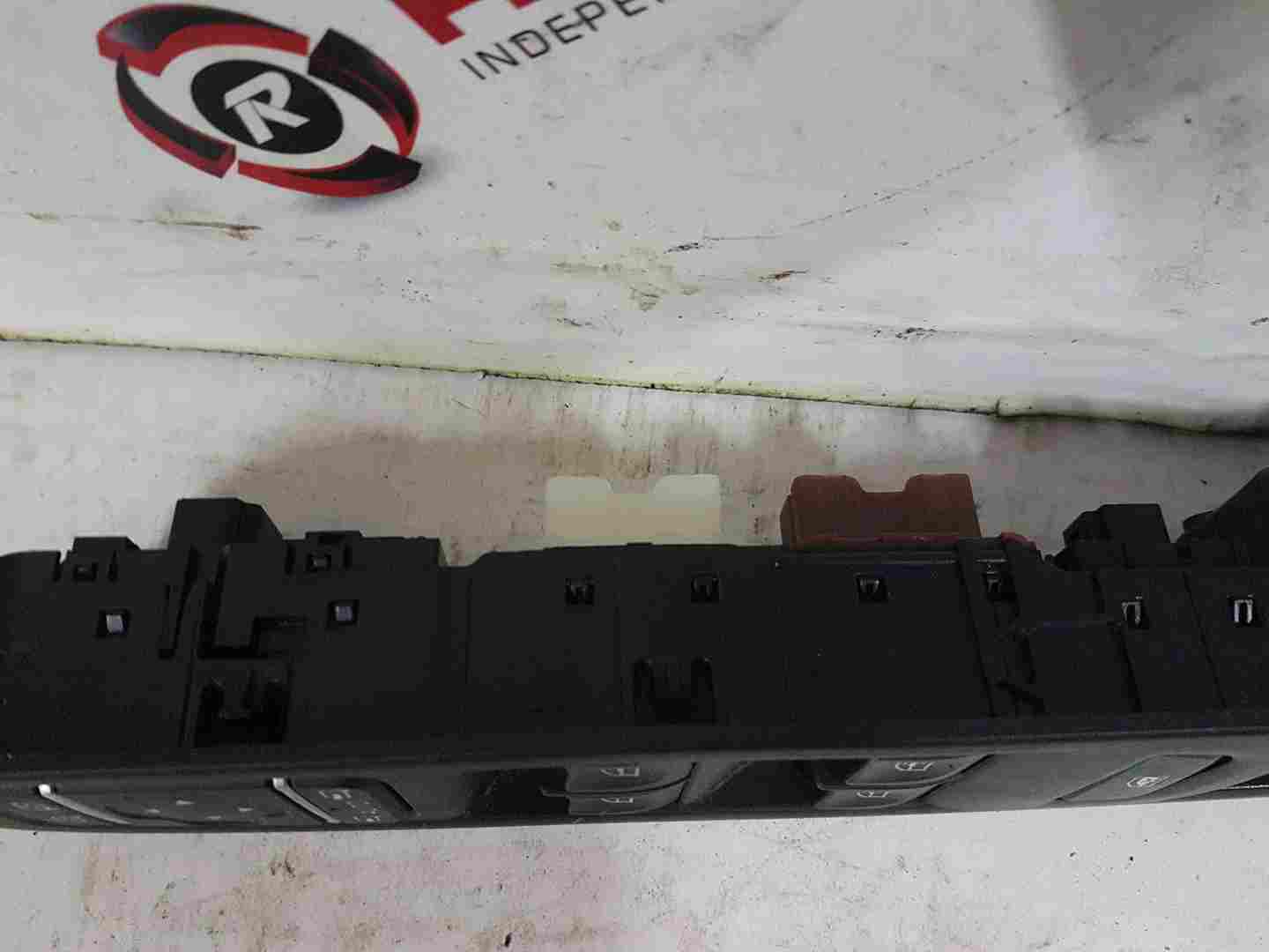 Thumb 4 Renault ZOE MK2 2019-2024 Drivers OSF Front Window Switches + Panel Mirror