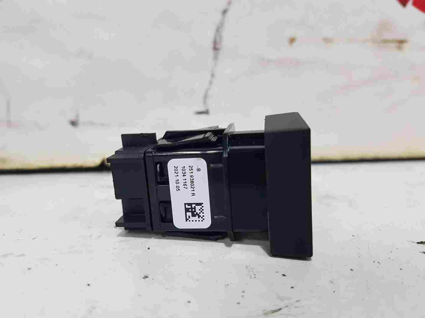 Thumb 3 Renault ZOE MK2 2019-2024 Heated Steering Wheel Switch 251938021R