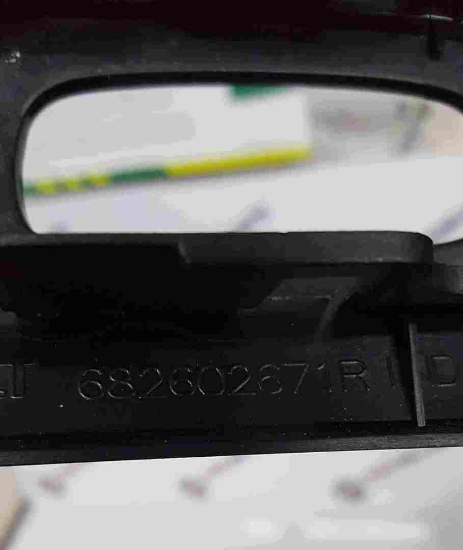 Thumb 5 Renault Zoe 2012-2016 Centre Heater Vent + Surround Gloss Black 682602671R