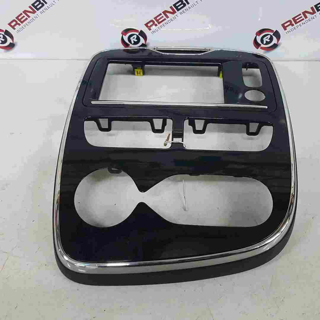 Thumb 3 Renault Zoe 2012-2016 Centre Heater Vent + Surround Gloss Black 682602671R