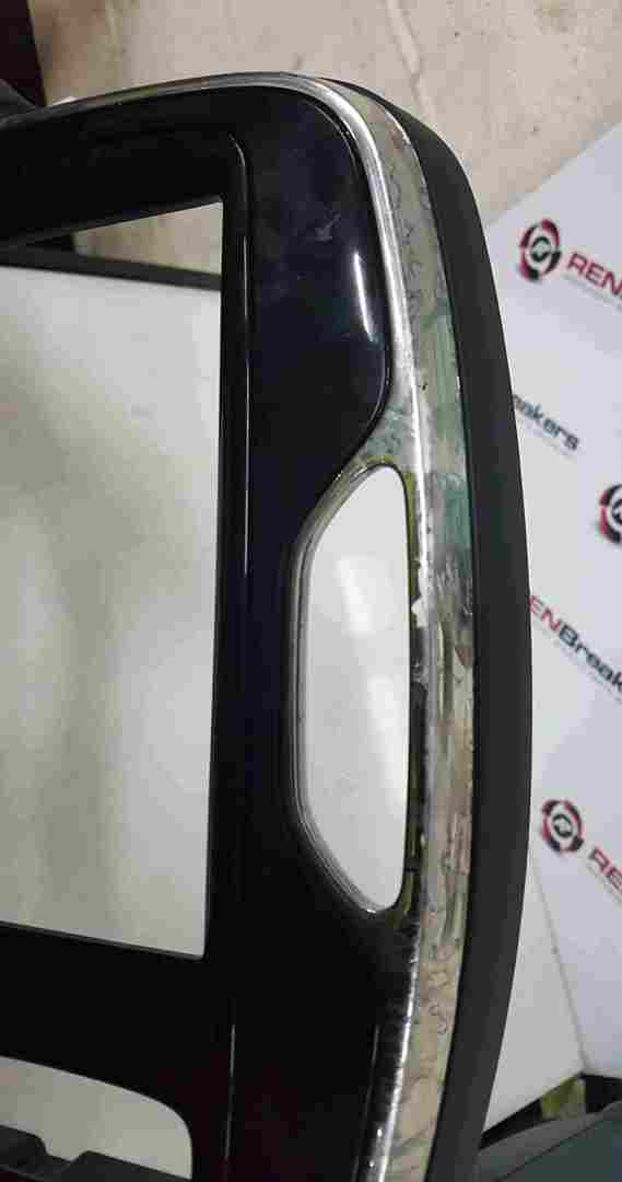 Thumb 2 Renault Zoe 2012-2016 Centre Heater Vent + Surround Gloss Black 682602671R