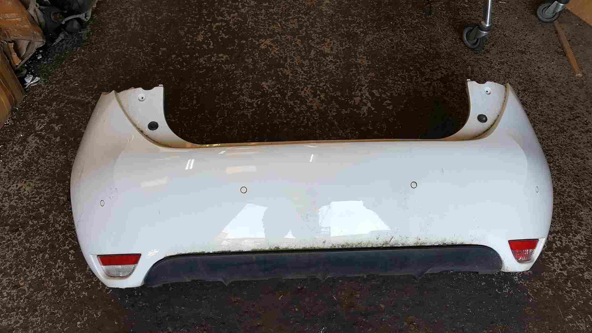 Renault Zoe 2012-2016 Rear Bumper White OV369 Reversing Sensors