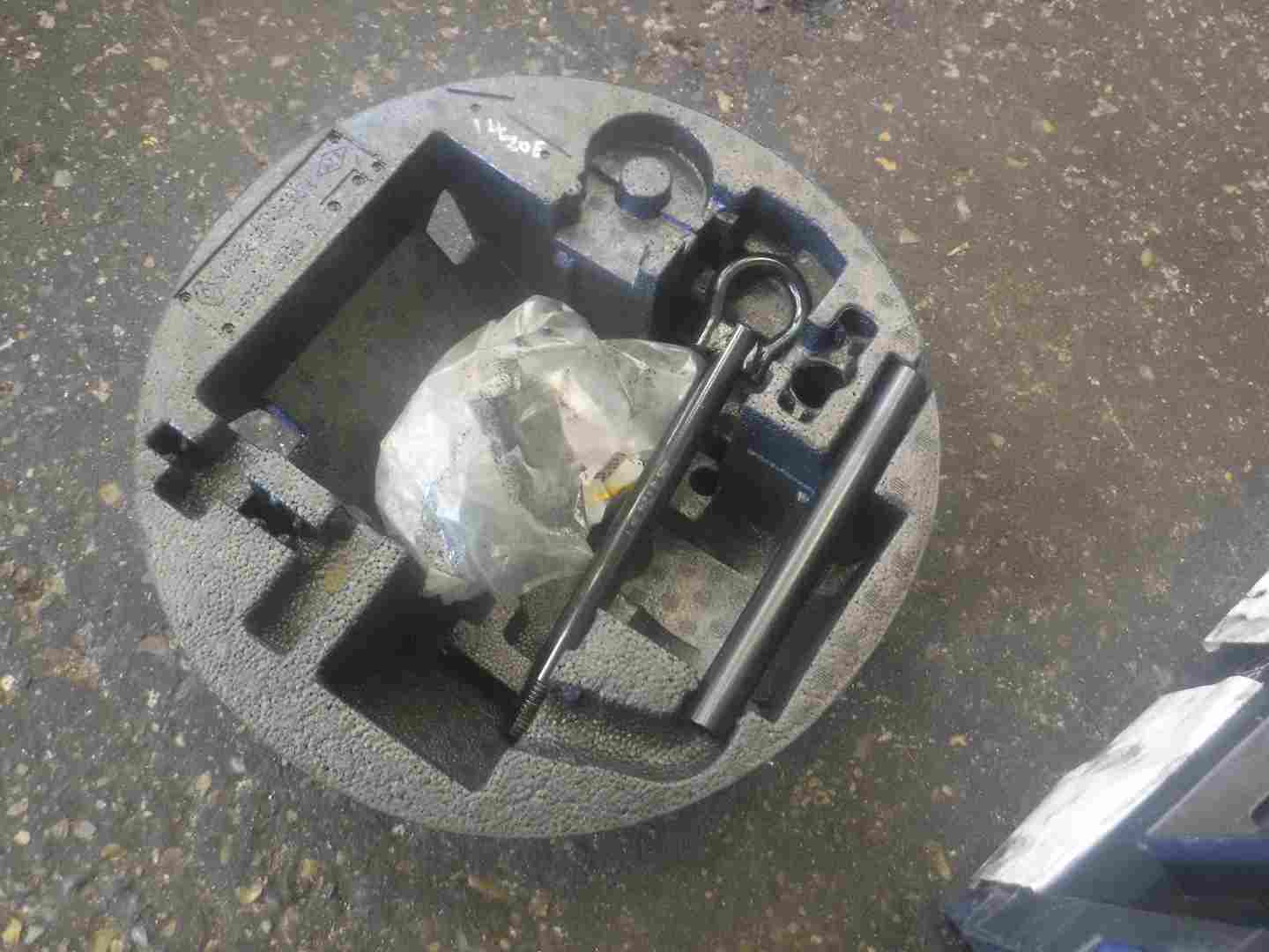 Renault Zoe 2012-2016 Spare Wheel Towing Eye + Spare Bolts