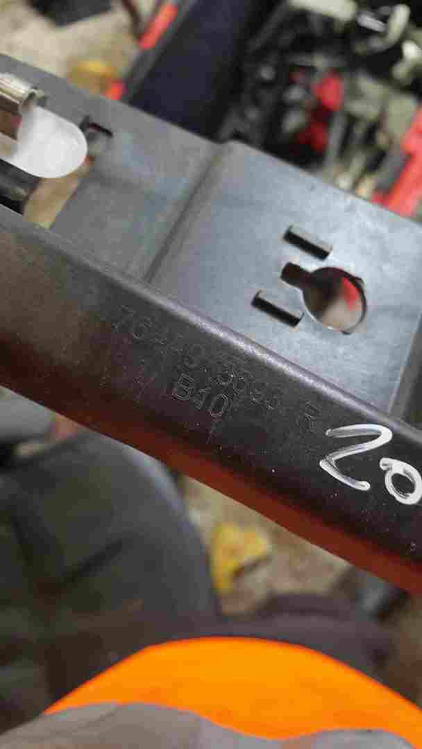 Thumb 3 Renault Zoe 2012-2018 Passenger NSF Front Bracket Support