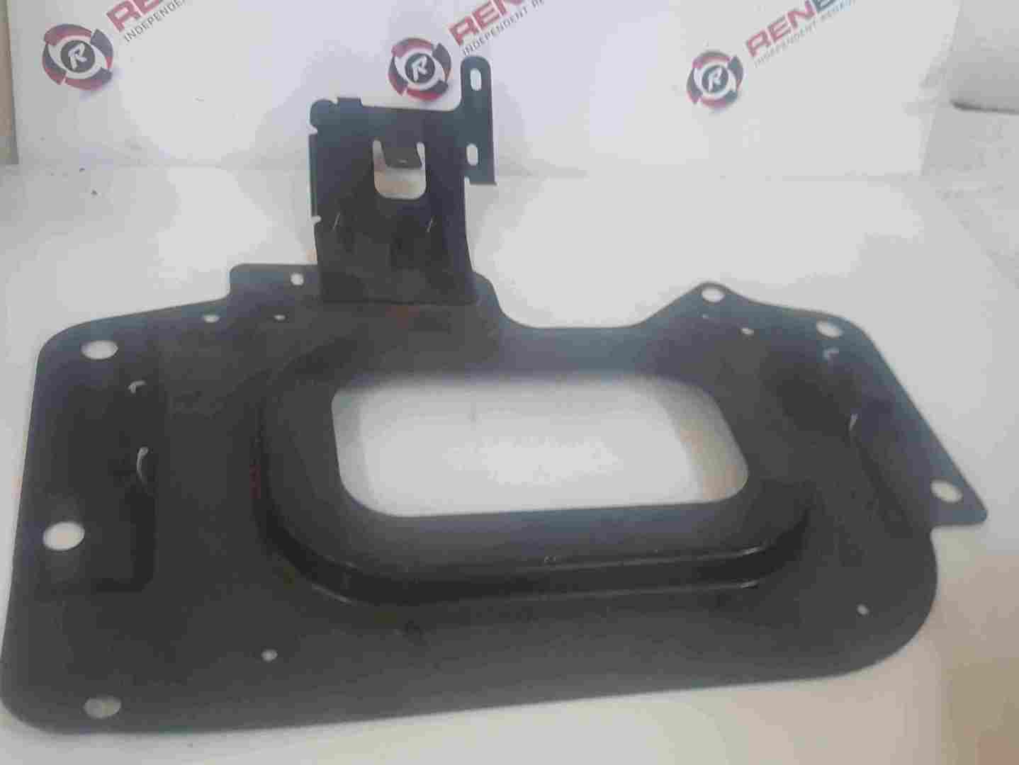 Renault Zoe 2012-2018 Support Bracket Under Gearstick 241372346R