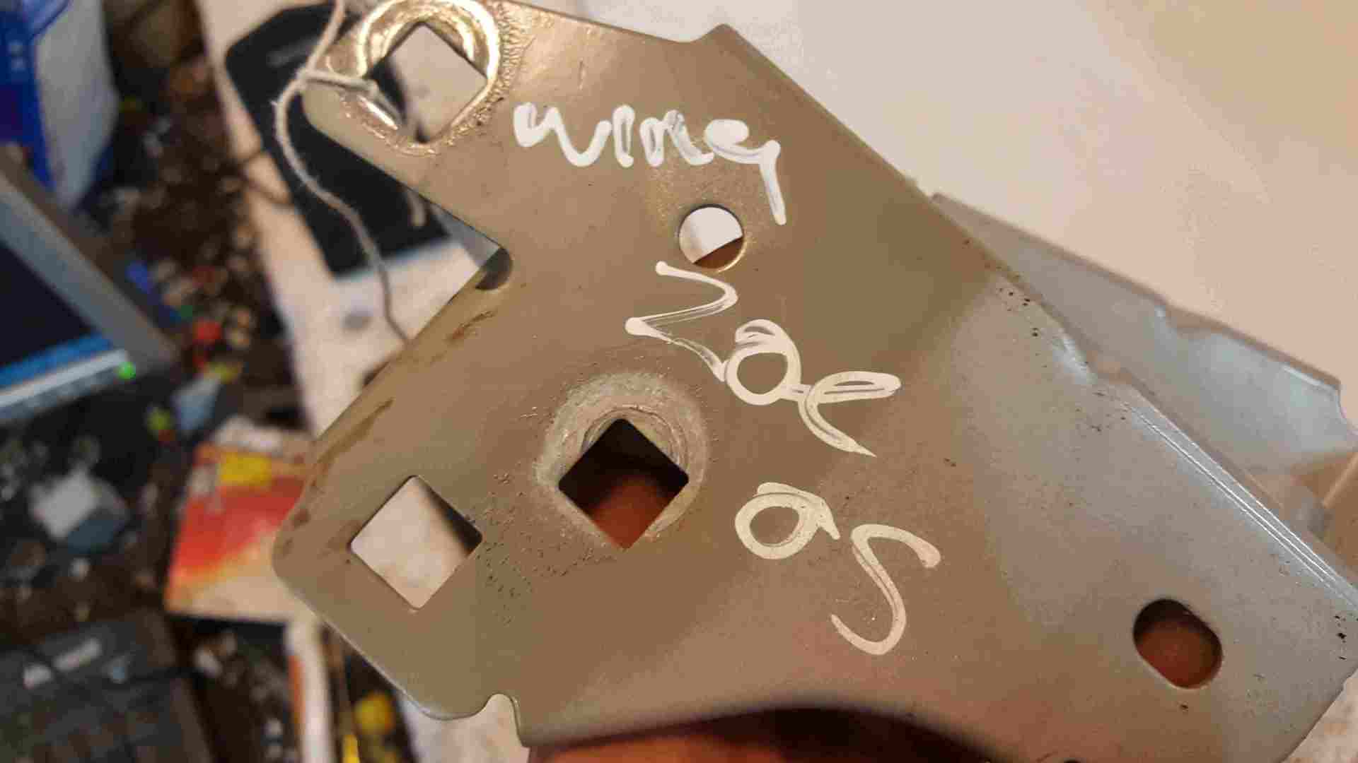Thumb 2 Renault Zoe 2012-2019 Drivers OSF Front Wing Bracket