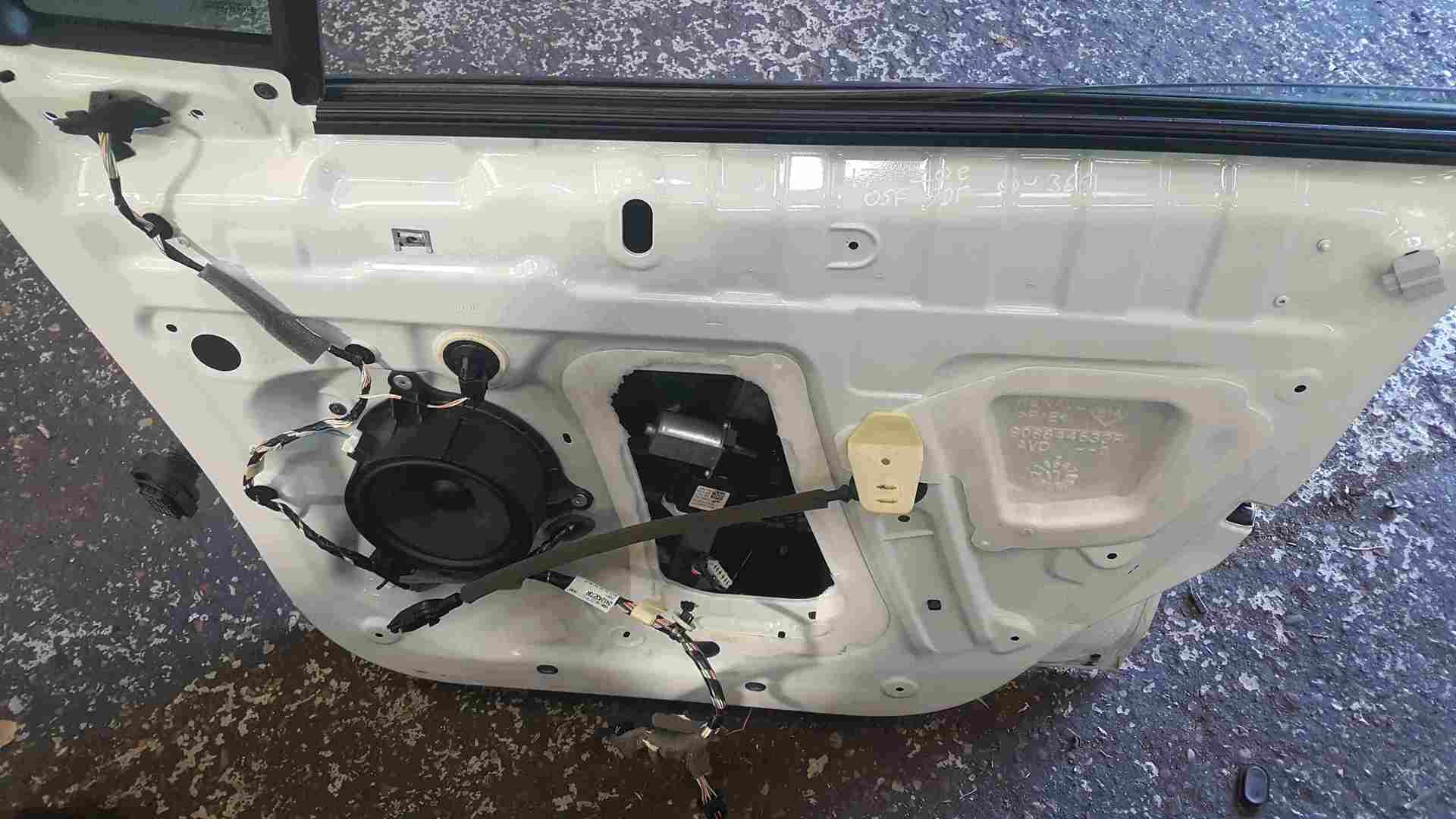 Thumb 2 Renault Zoe 2012-2020 Drivers OSF Front Door White OV360