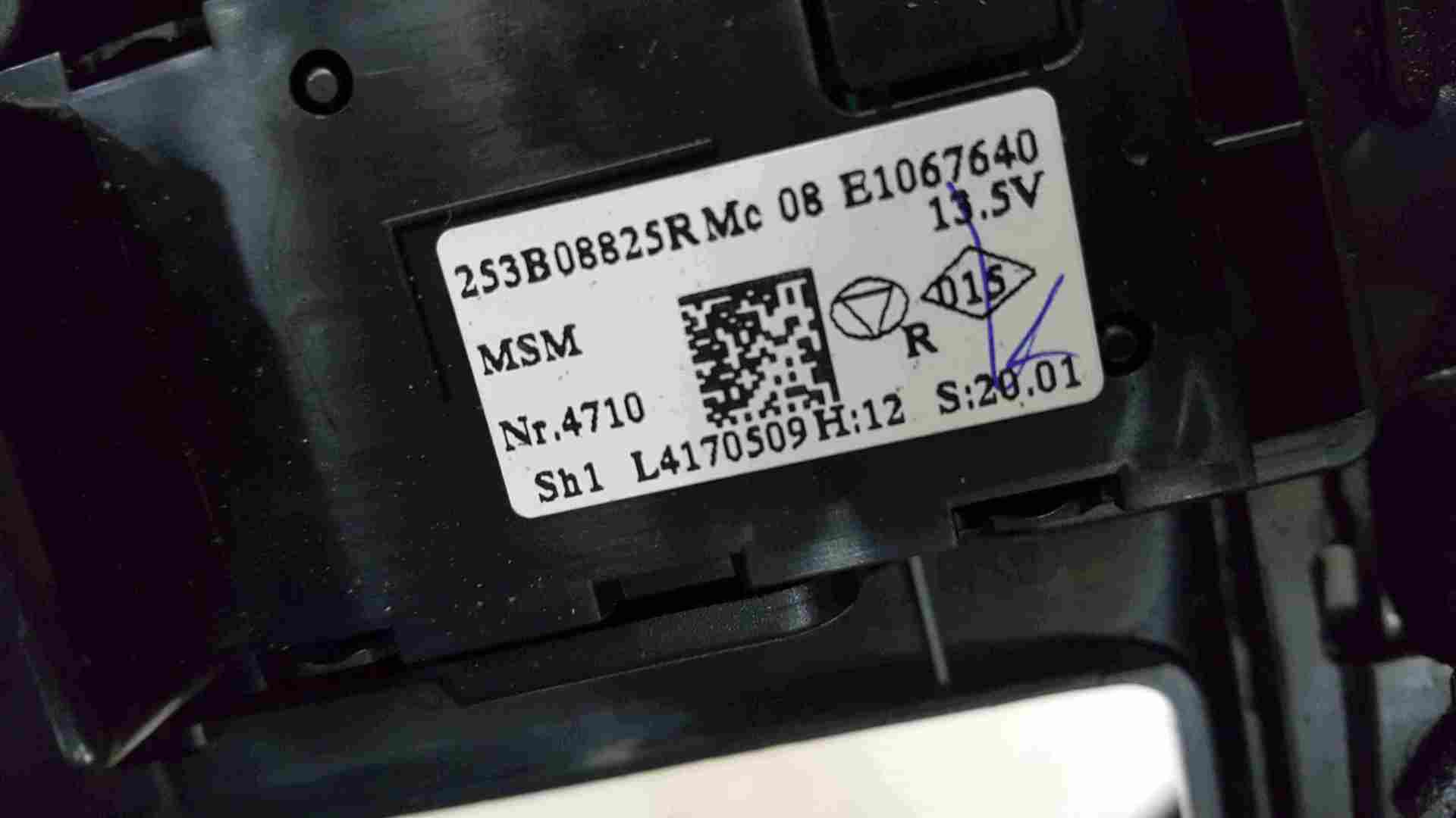 Thumb 4 Renault Zoe 2017-2019 Heater Controls Sat Nav Surround Dash Vent Gloss Black