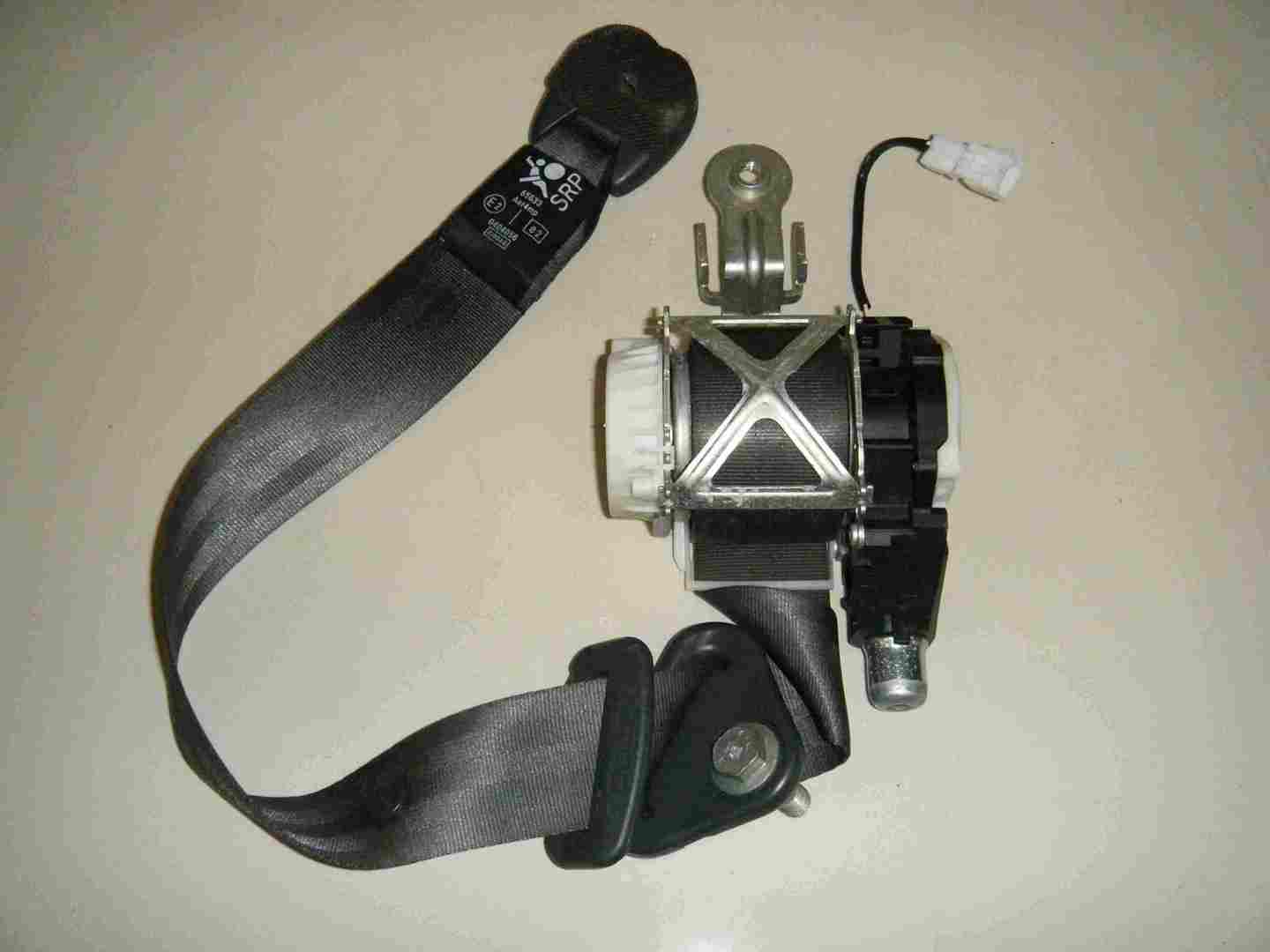 Renault Clio MK3 2005-2009 Passenger NSF Front Seat Belt 3DR Pre Tensioner