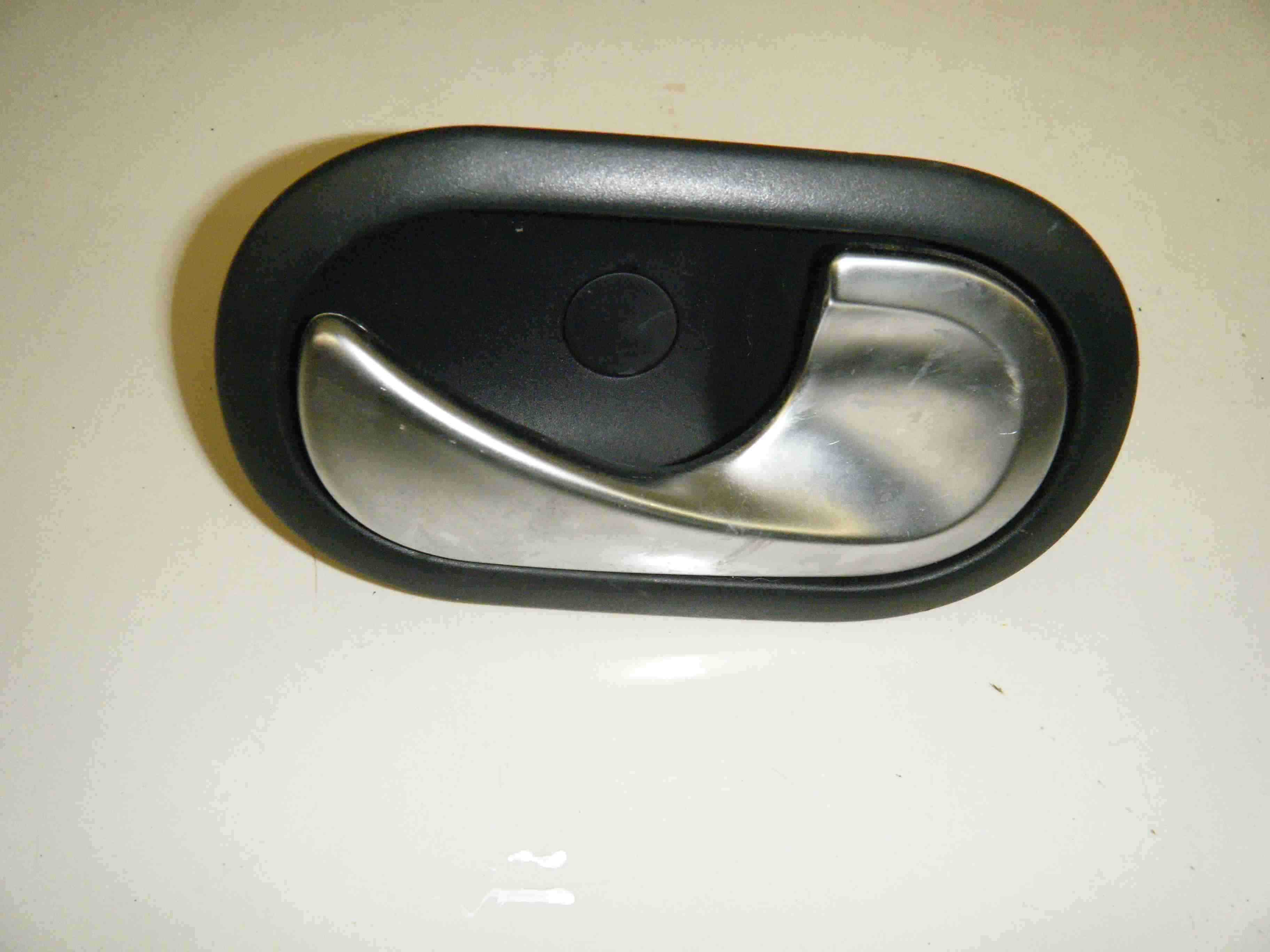 Renault Clio MK3 2005-2012 Drivers OSF Front Door Handle Interior Silver Chrome