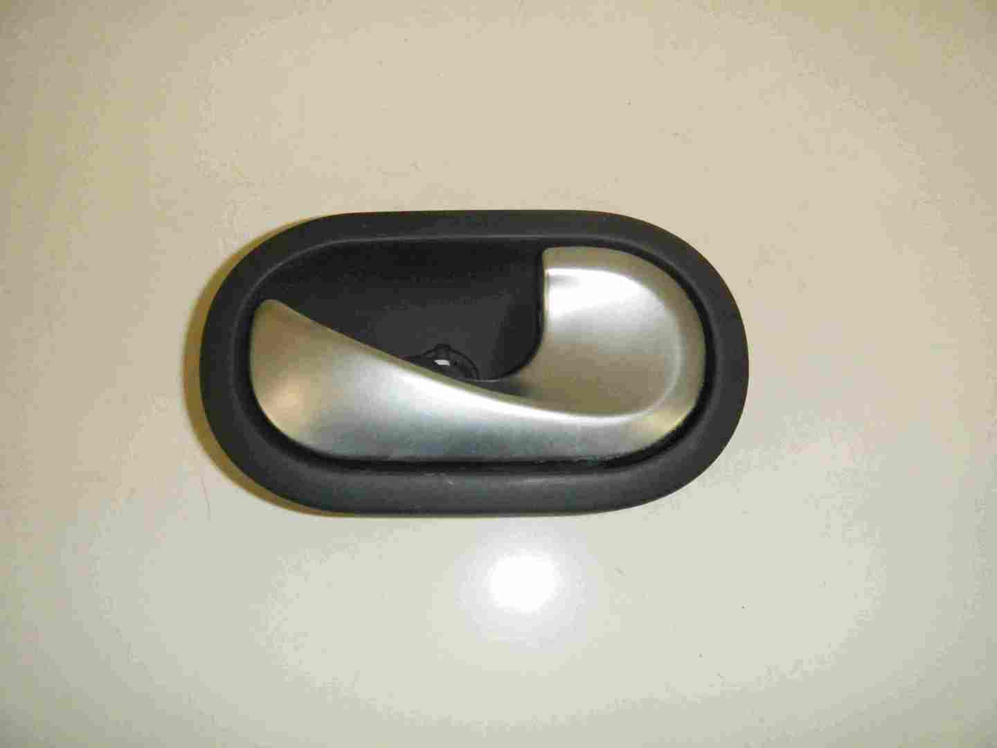 Renault Megane Scenic 2003-2009 Interior Handle Silver Drivers OSR Rear