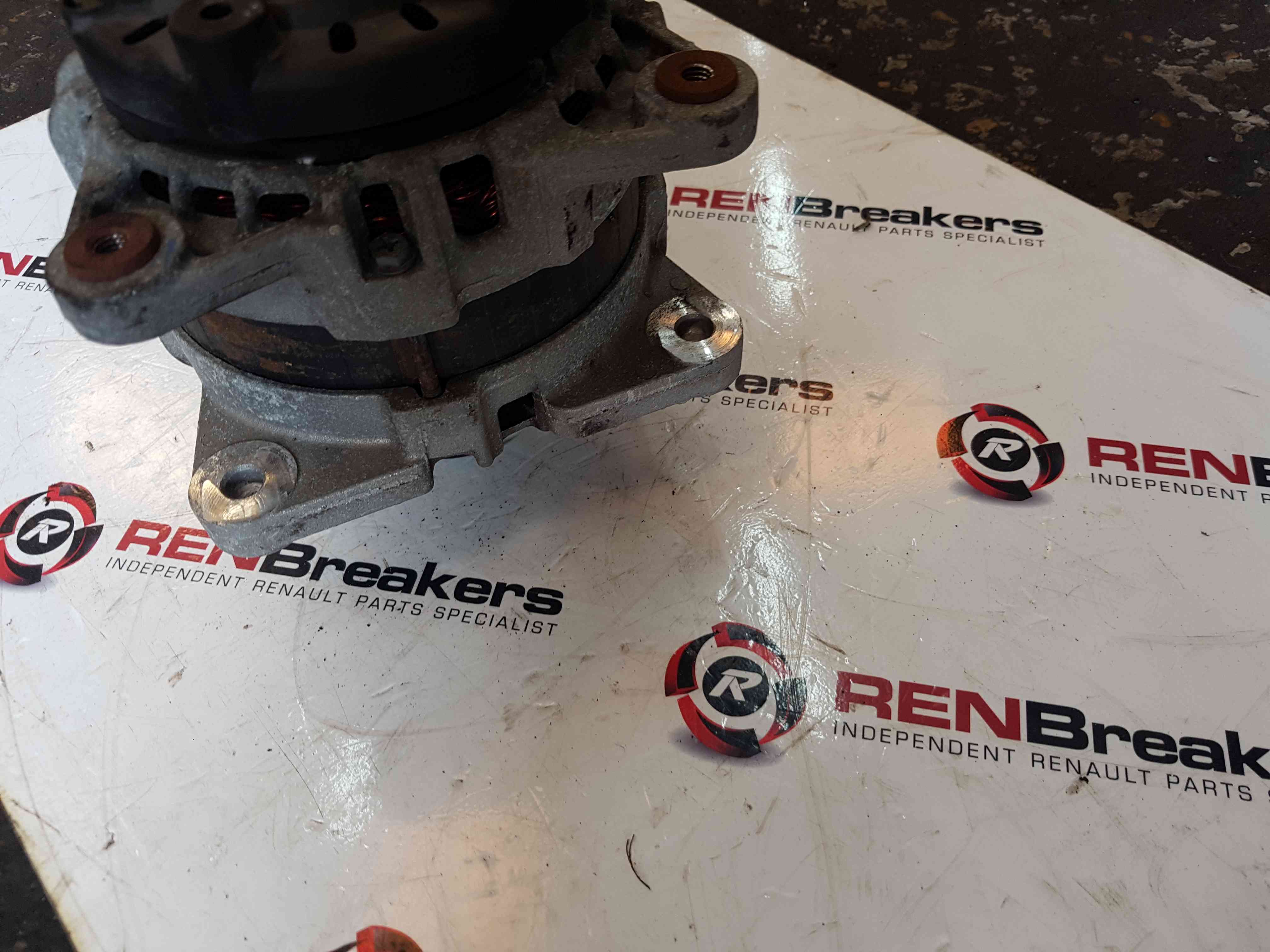 Thumb 4 nissan  2015-2021 1.2  tce  Alternator H5ft Hra2ddt 231004BE0B