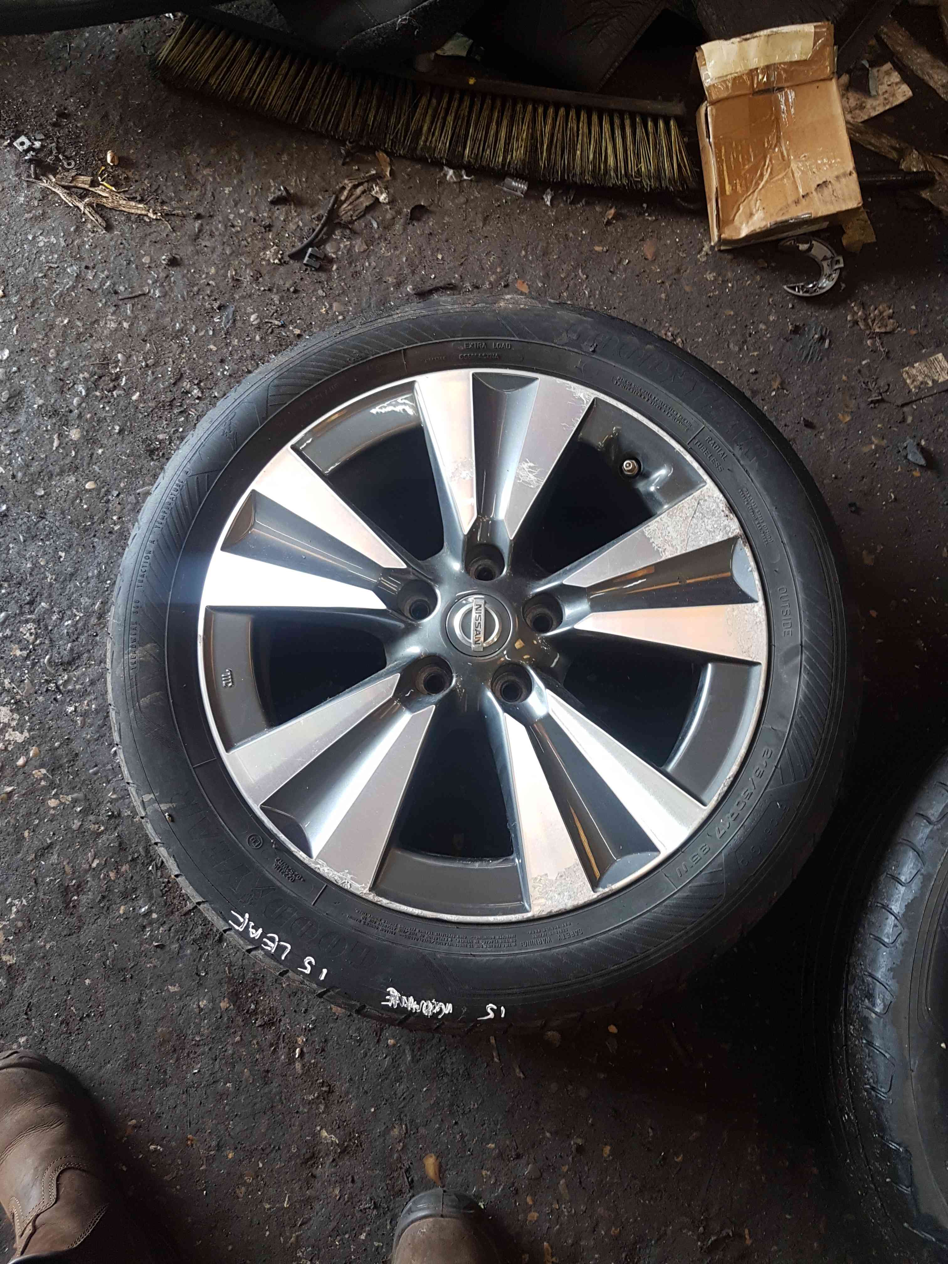 Thumb 2 Nissan Leaf 2010-2017 Alloy Wheel 17Inch + Tyre 225 45 17 6Mm 3/5