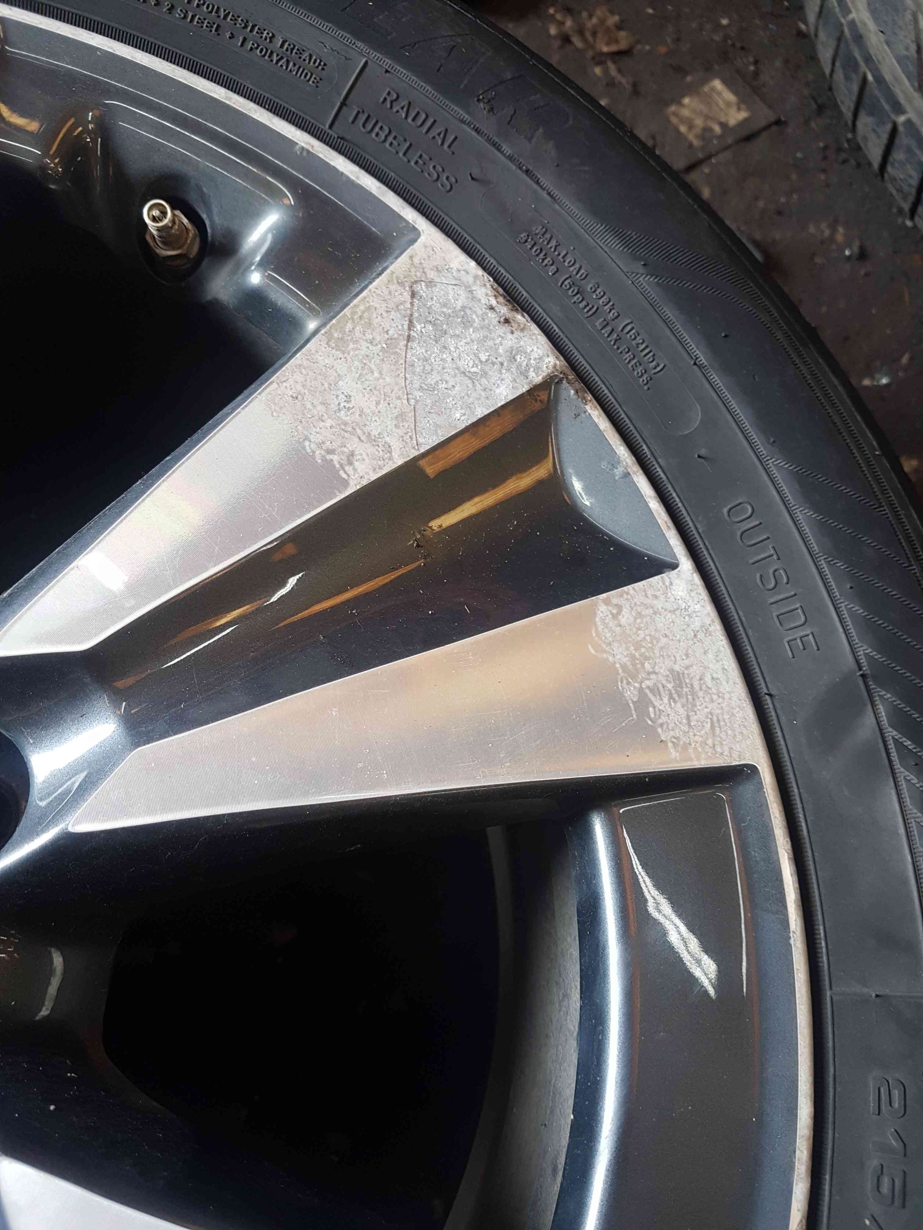 Thumb 5 Nissan Leaf 2010-2017 Alloy Wheel 17Inch + Tyre 225 45 17 6Mm 3/5