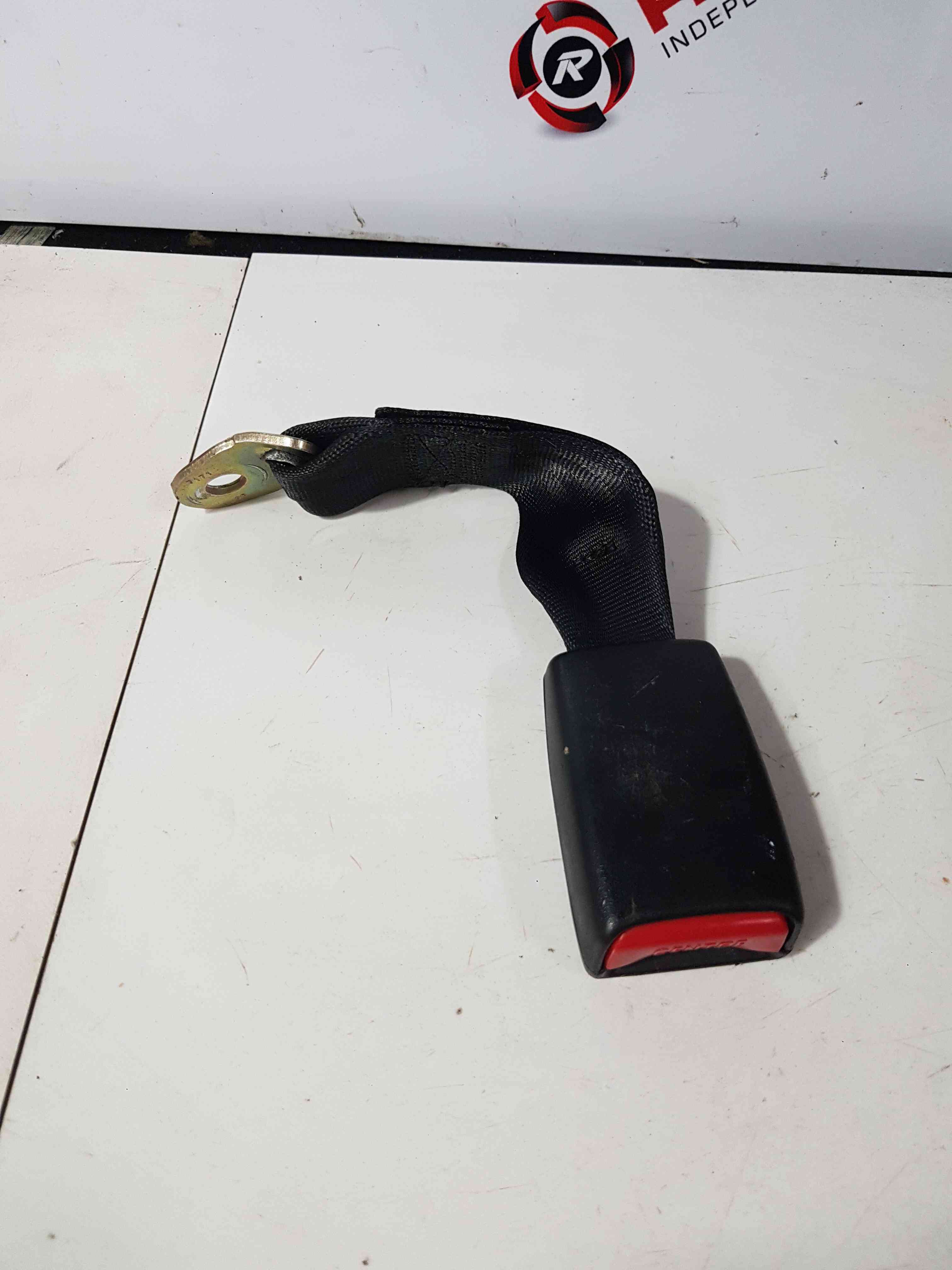 Thumb 3 Nissan Micra K11 1998-2002 Passenger NSR Rear Buckle Clip