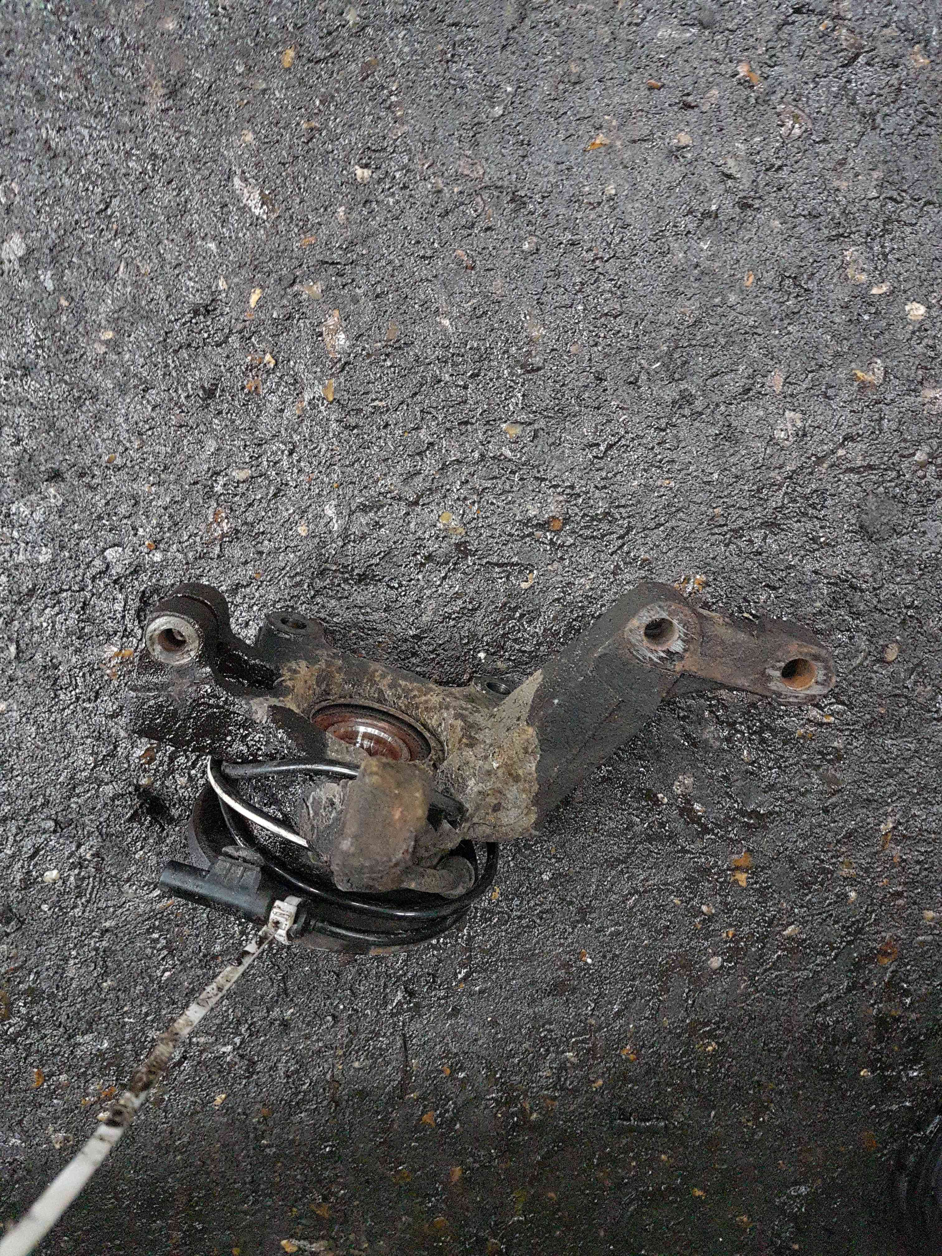 Thumb 4 Nissan Micra K12 2002-2010 1.2 16V Petrol Drivers OSF Front Wheel HUB + Sensor