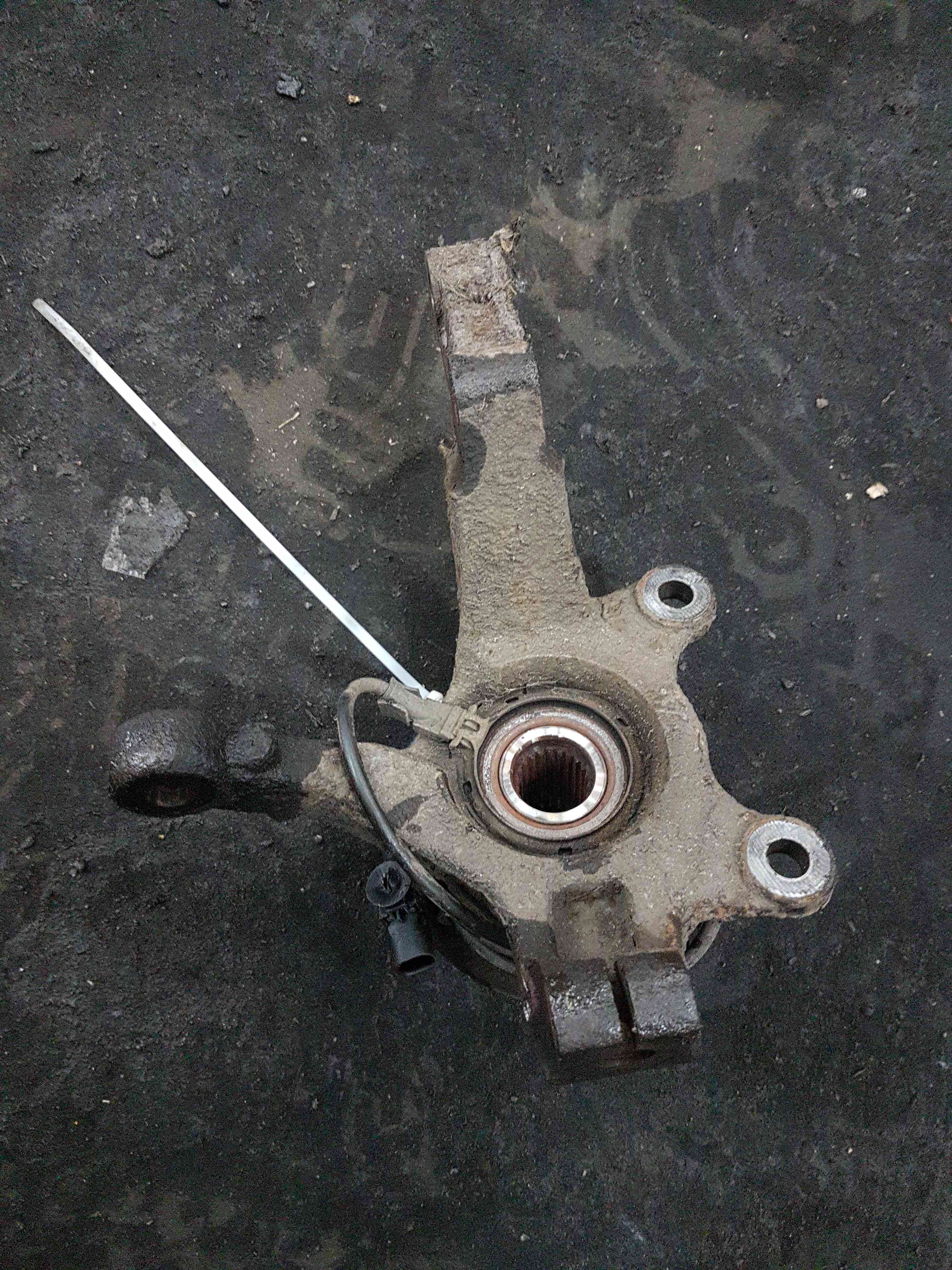 Thumb 5 Nissan Micra K12 2002-2010 1.2 16V Petrol Passenger NSF Front Wheel HUB + Sensor