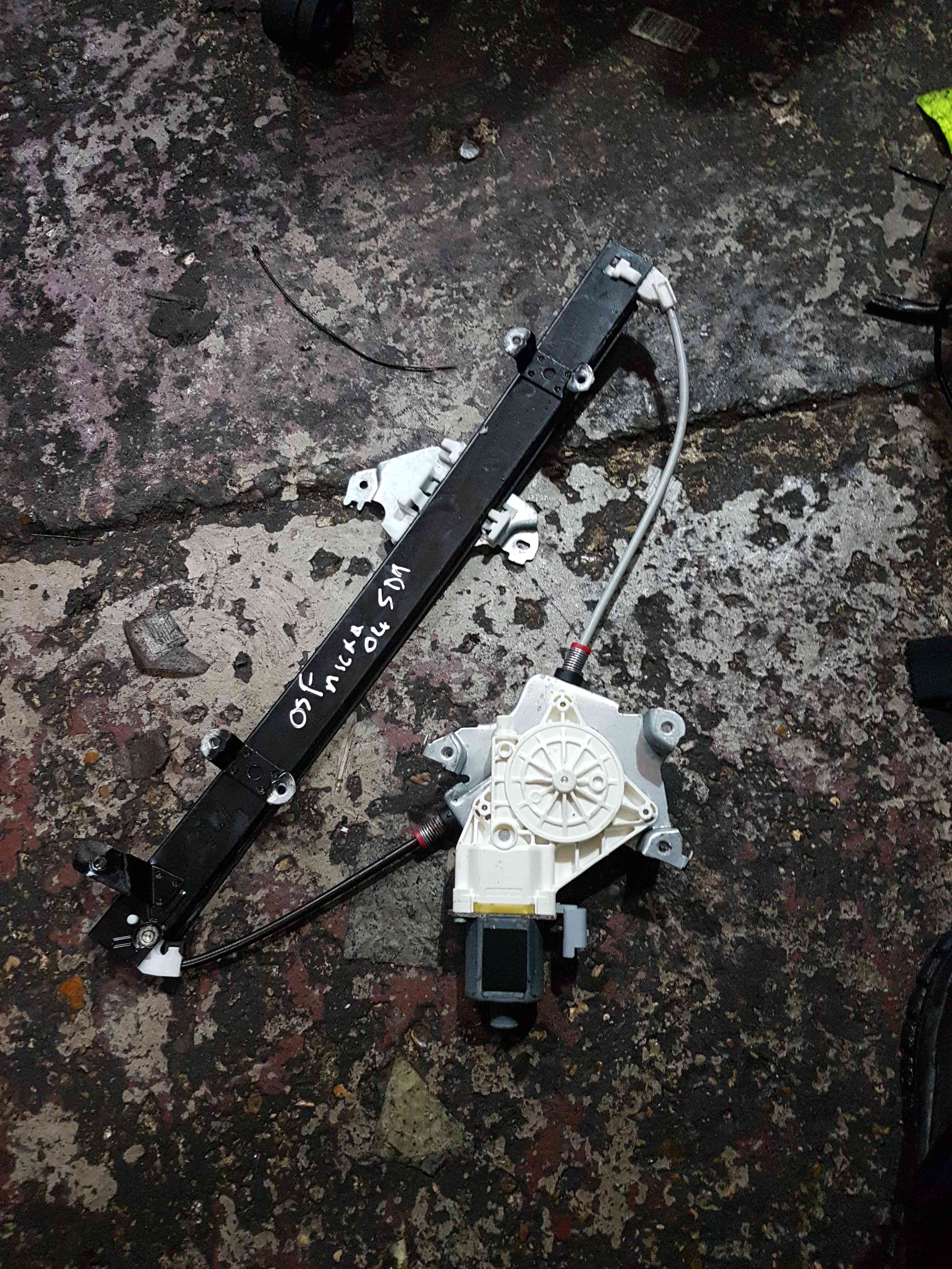 Thumb 2 Nissan Micra K12 2002-2010 Drivers OSF Front Window Regulator + Motor