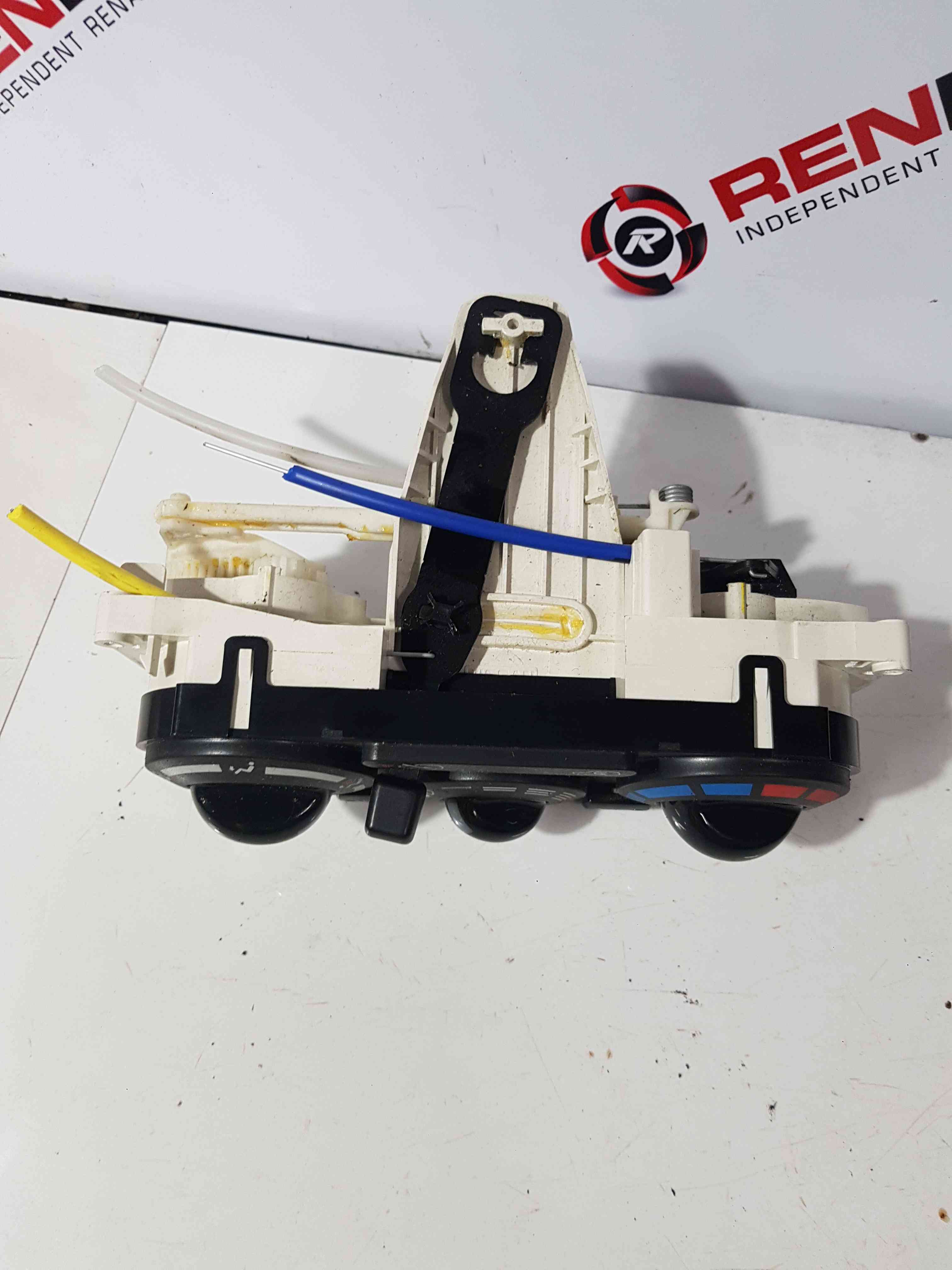 Thumb 5 Nissan Micra K12 2002-2010 Heater Controls Dials Switch Panel