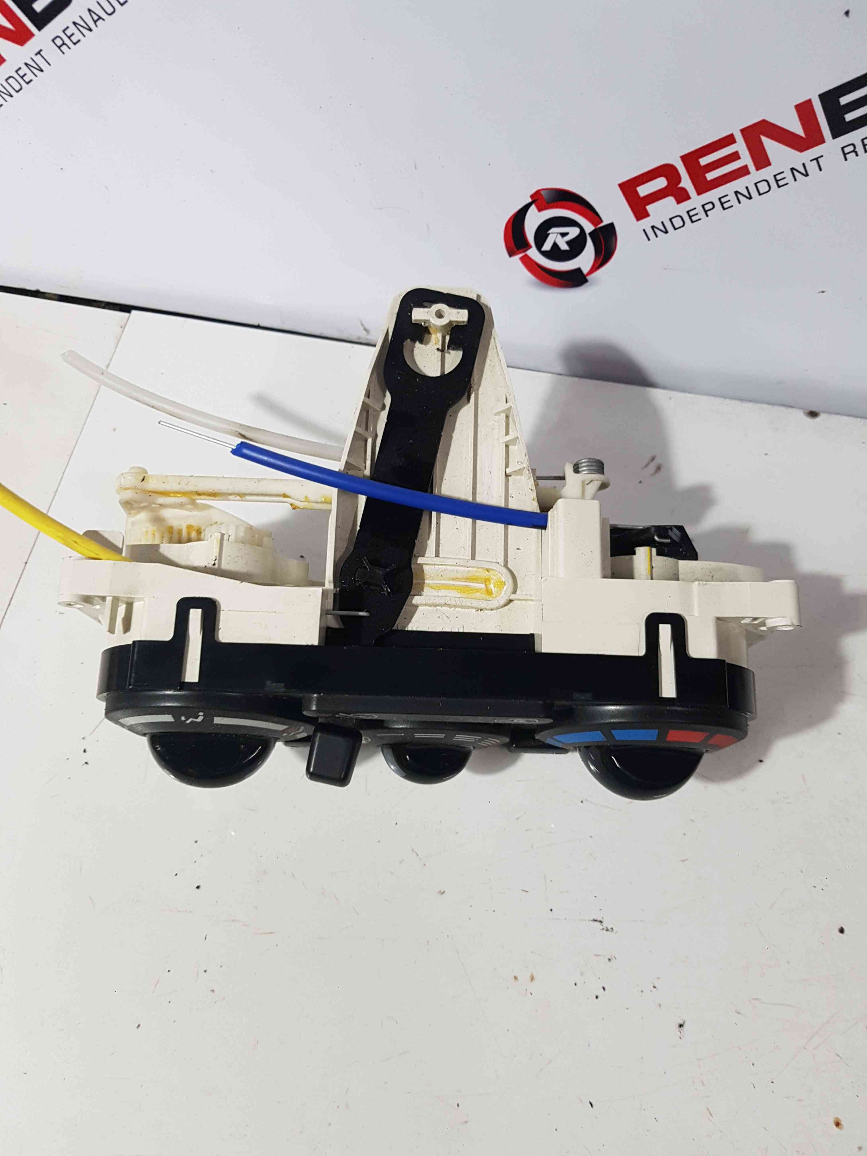 Thumb 6 Nissan Micra K12 2002-2010 Heater Controls Dials Switch Panel