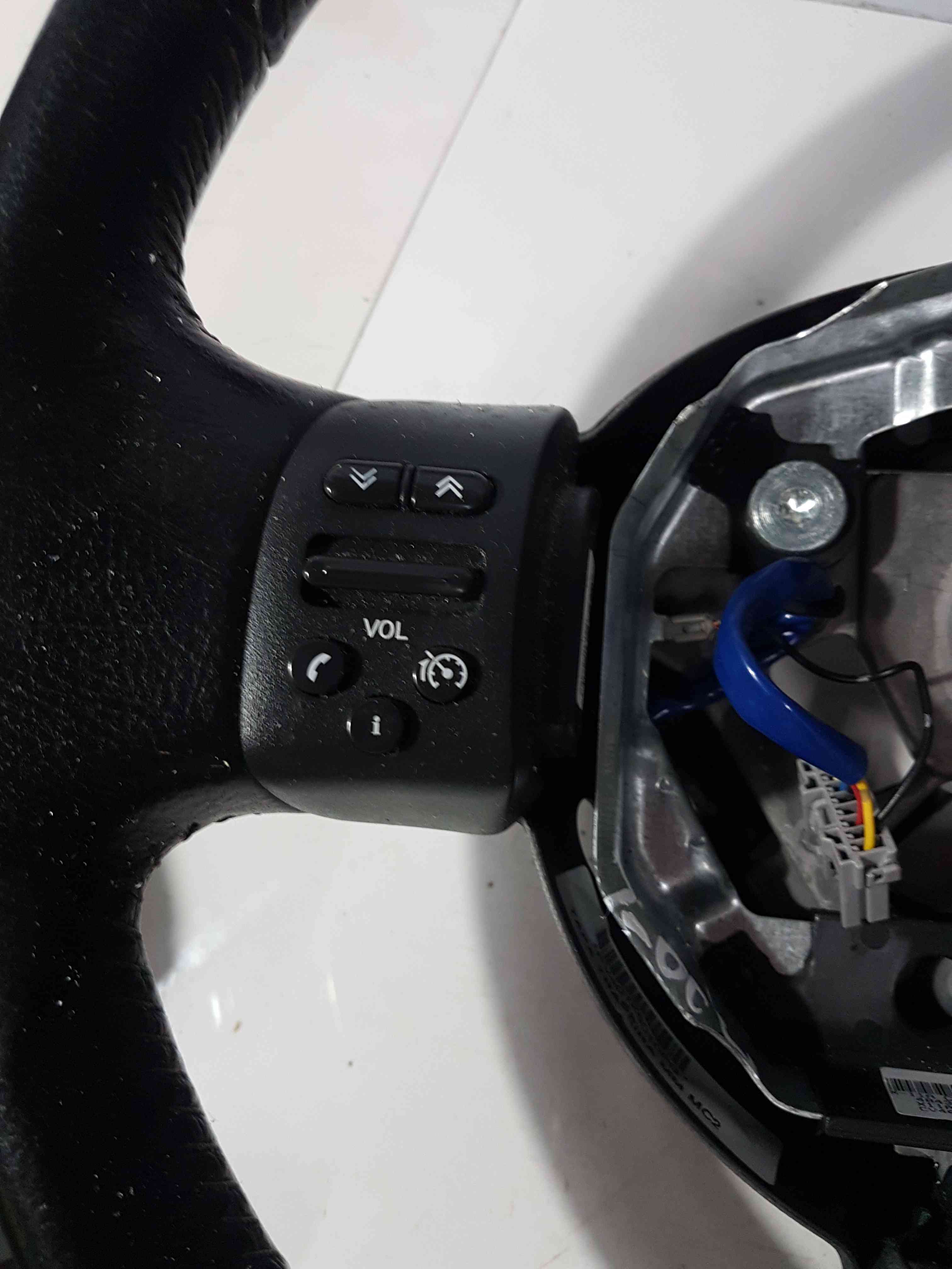 Thumb 3 Nissan Micra K12 2002-2010 Steering Wheel