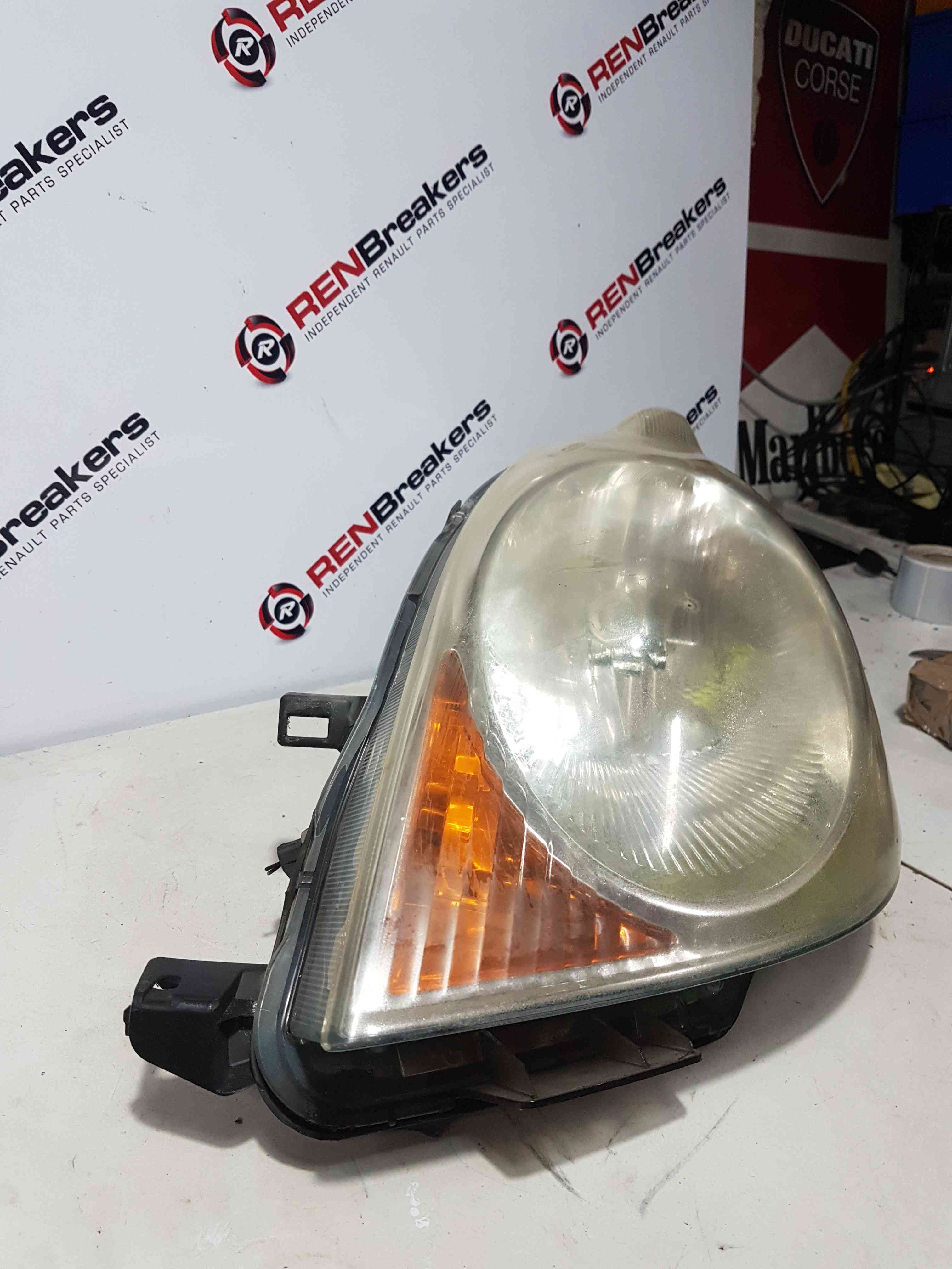 Thumb 4 Nissan Note E11 2005-2008 NSF Passenger Front Head Light lower tab broken 