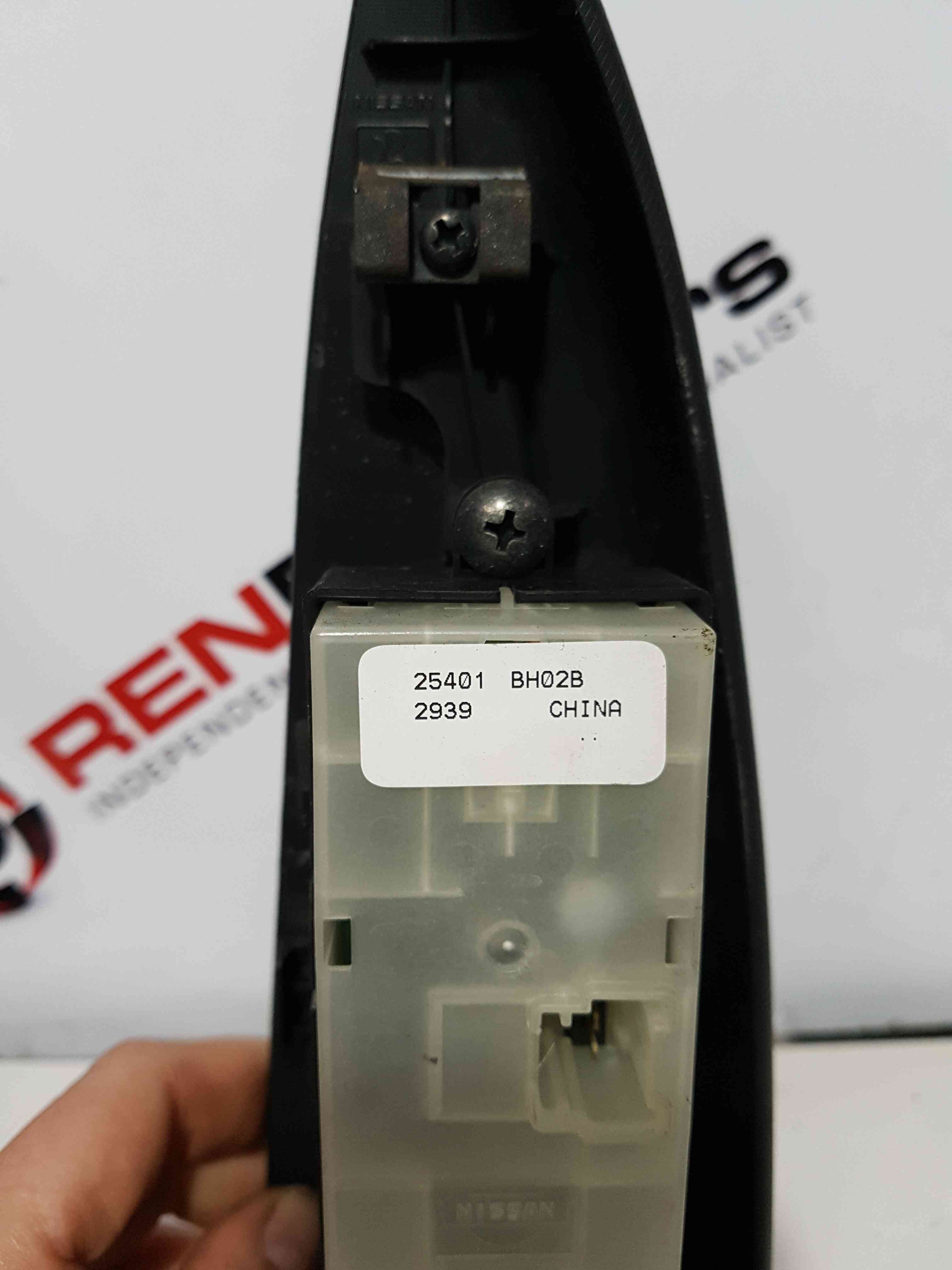 Thumb 7 Nissan Note E11 2005-2012 Drive OSF Window Switch + Panel 