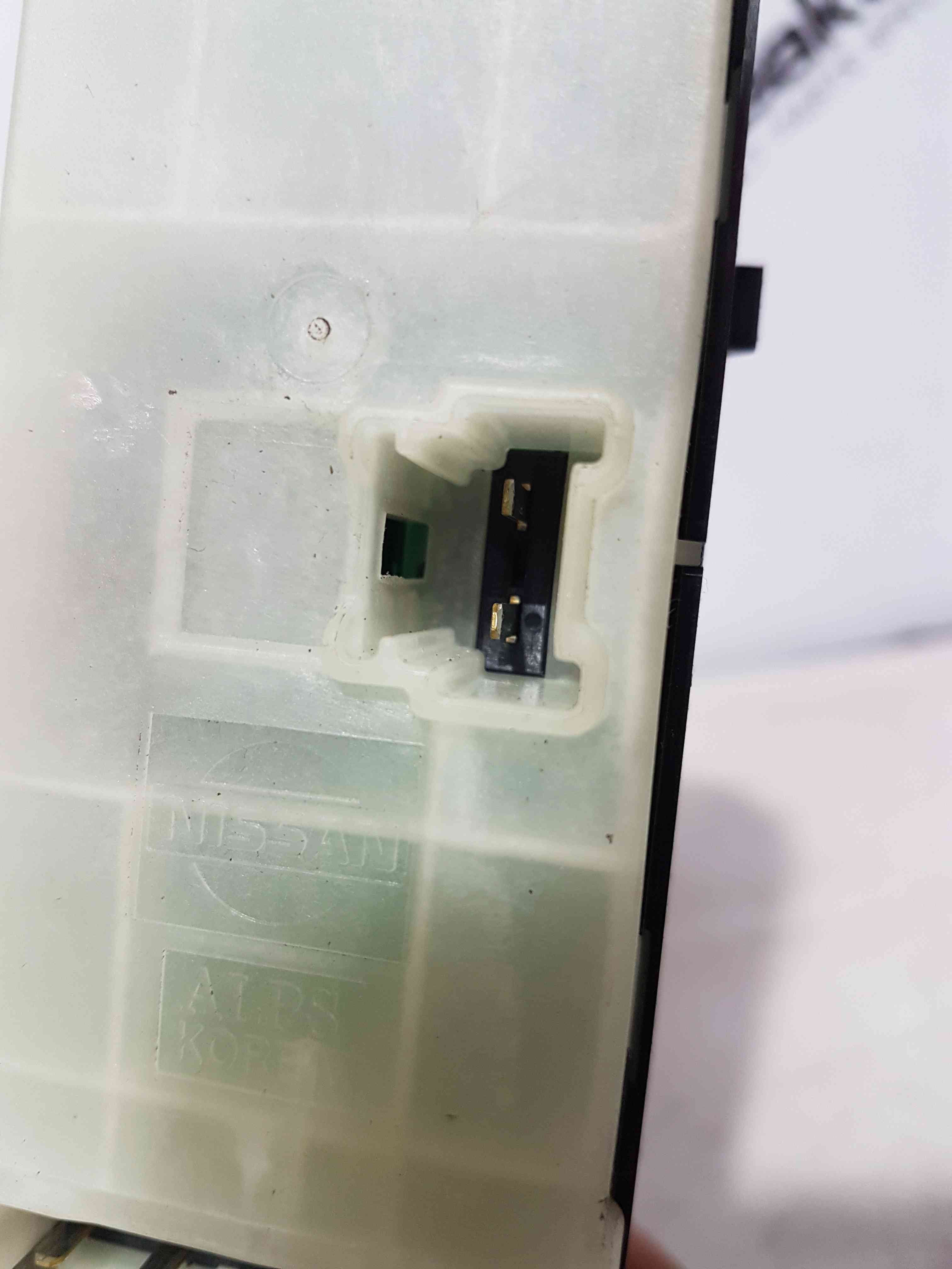 Thumb 6 Nissan Note E11 2005-2012 Drive OSF Window Switch + Panel 254019U00a