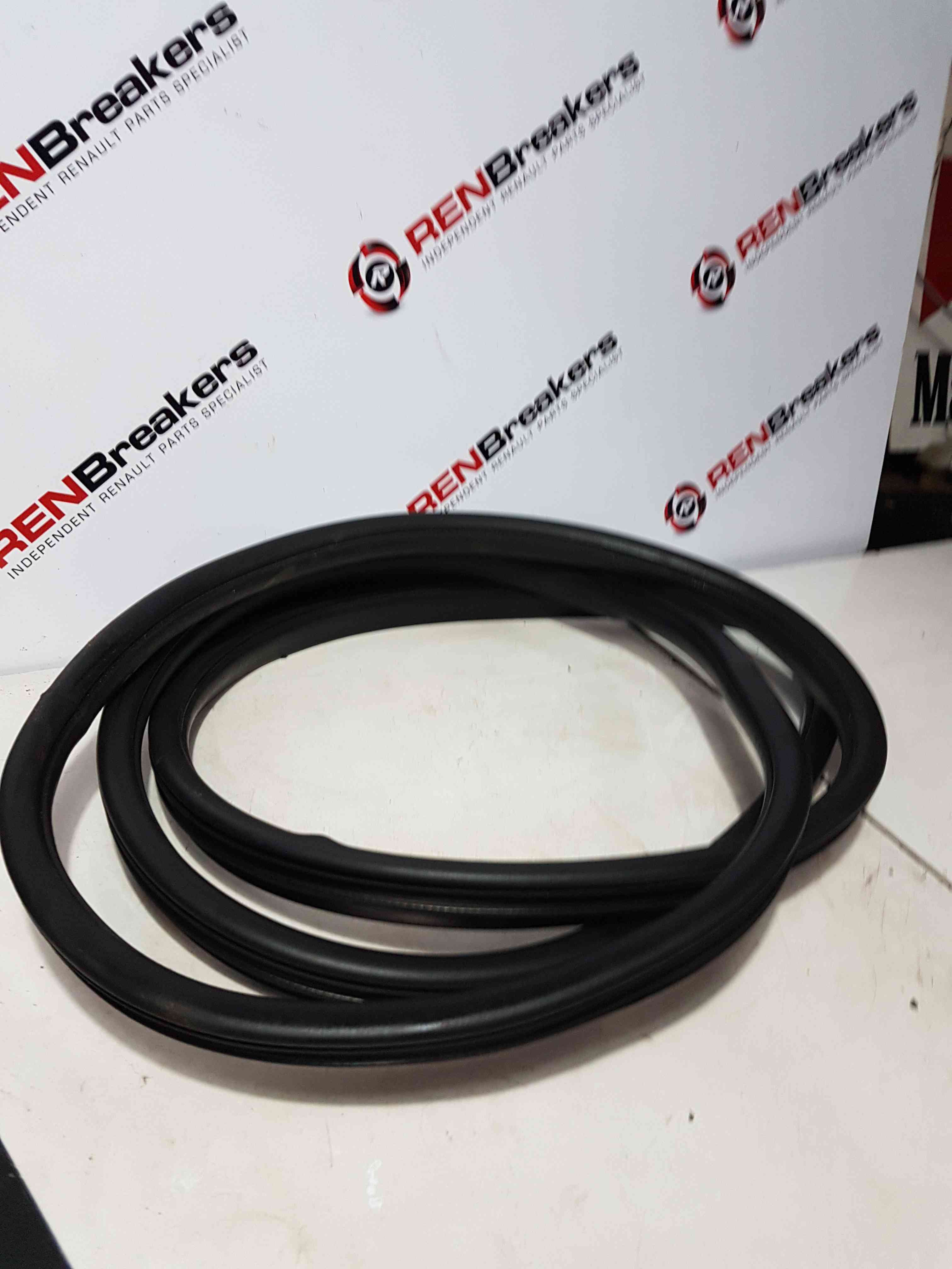 Thumb 3 Nissan Note E11 2005-2012 Drivers OSF Front Door Rubber Seal