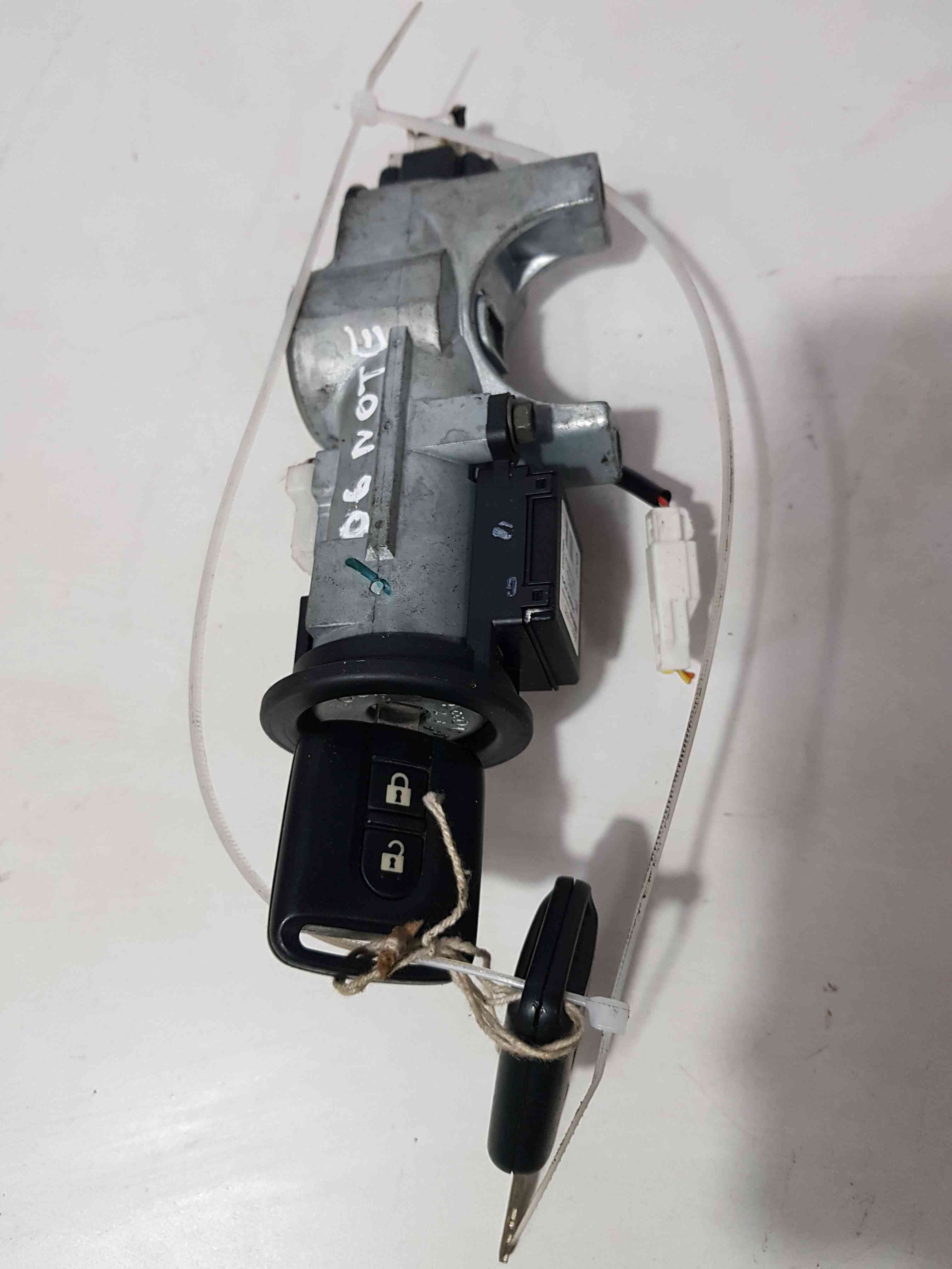 Thumb 3 Nissan Note E11 2005-2012 Ignition Barrel + 2 Keys