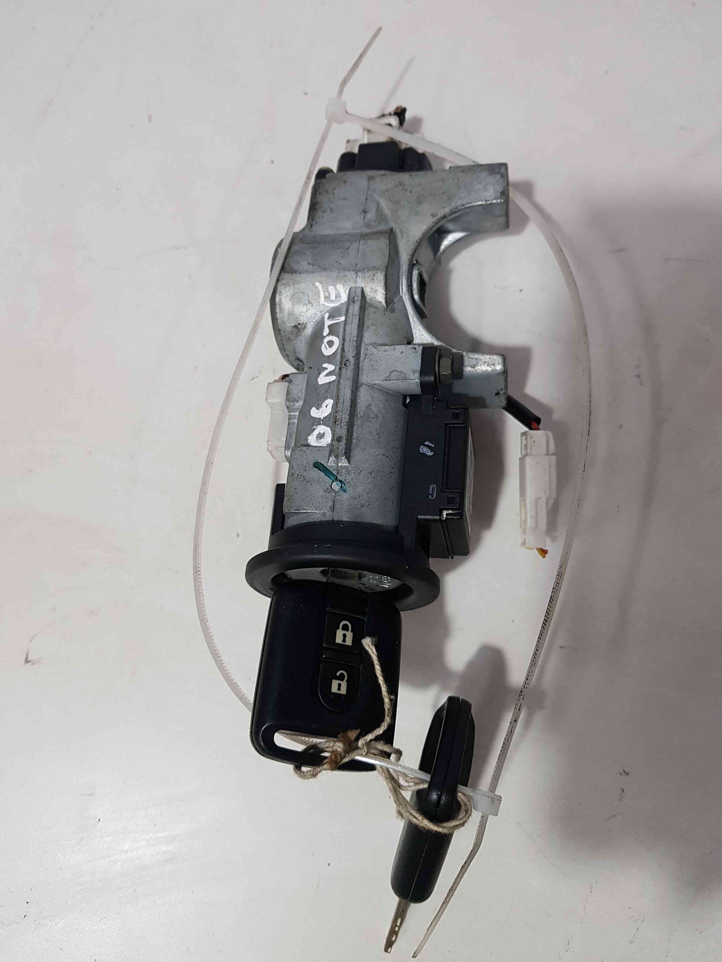 Thumb 6 Nissan Note E11 2005-2012 Ignition Barrel + 2 Keys