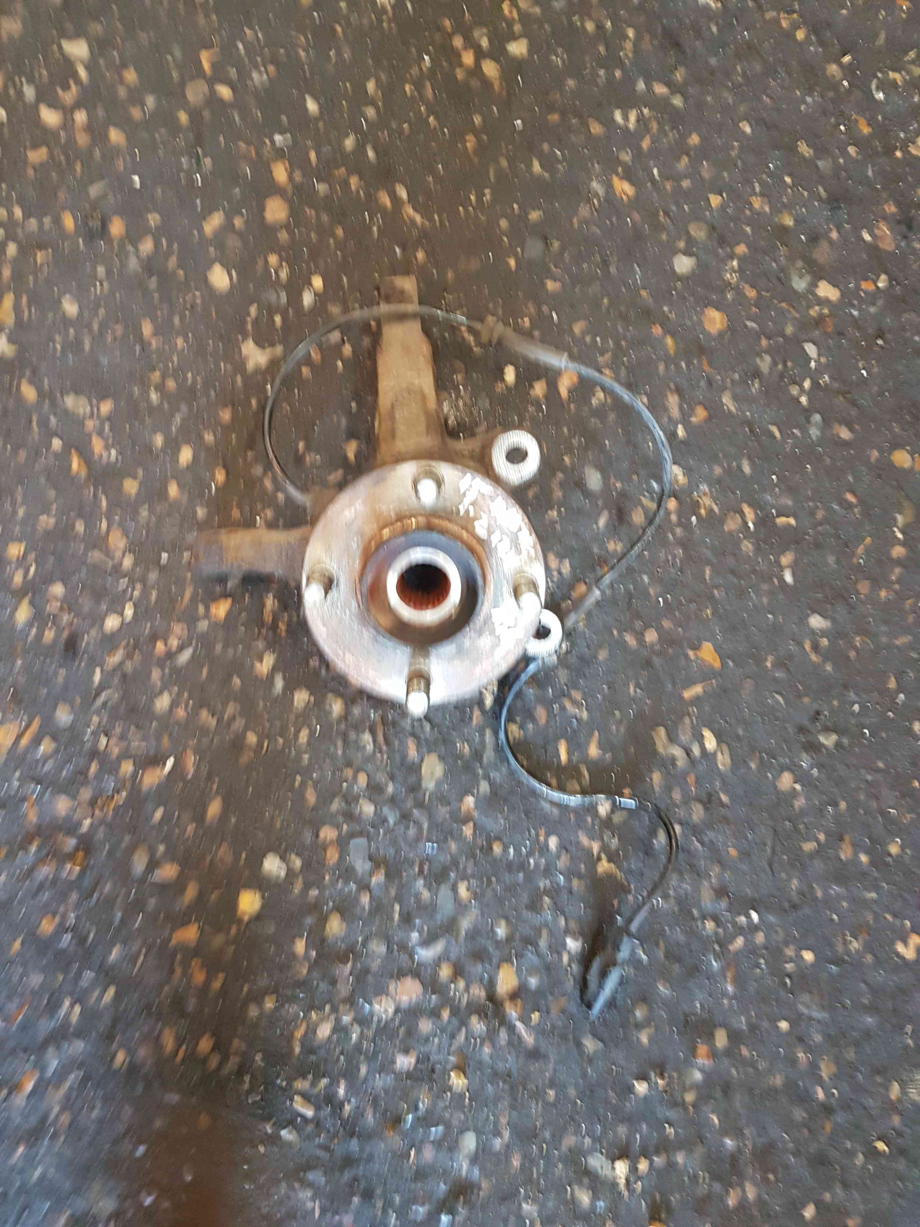 Thumb 2 Nissan Note E12 2013-2017 1.2 Drivers OSF Front Wheel HUB + ABS Sensor