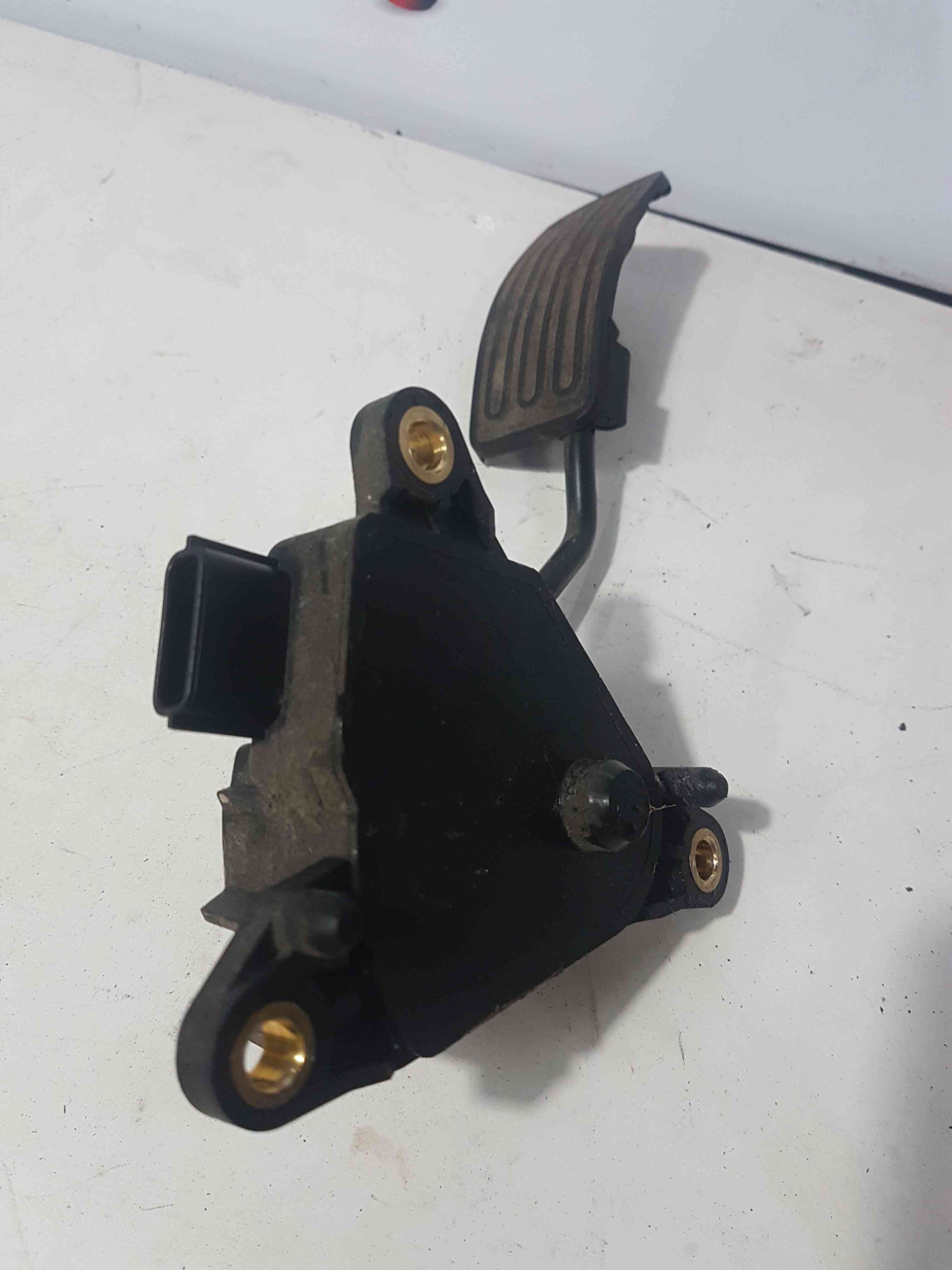 Thumb 5 Nissan Qashqai 2006-2013 Accelerator Pedal Throttle 2047A00091