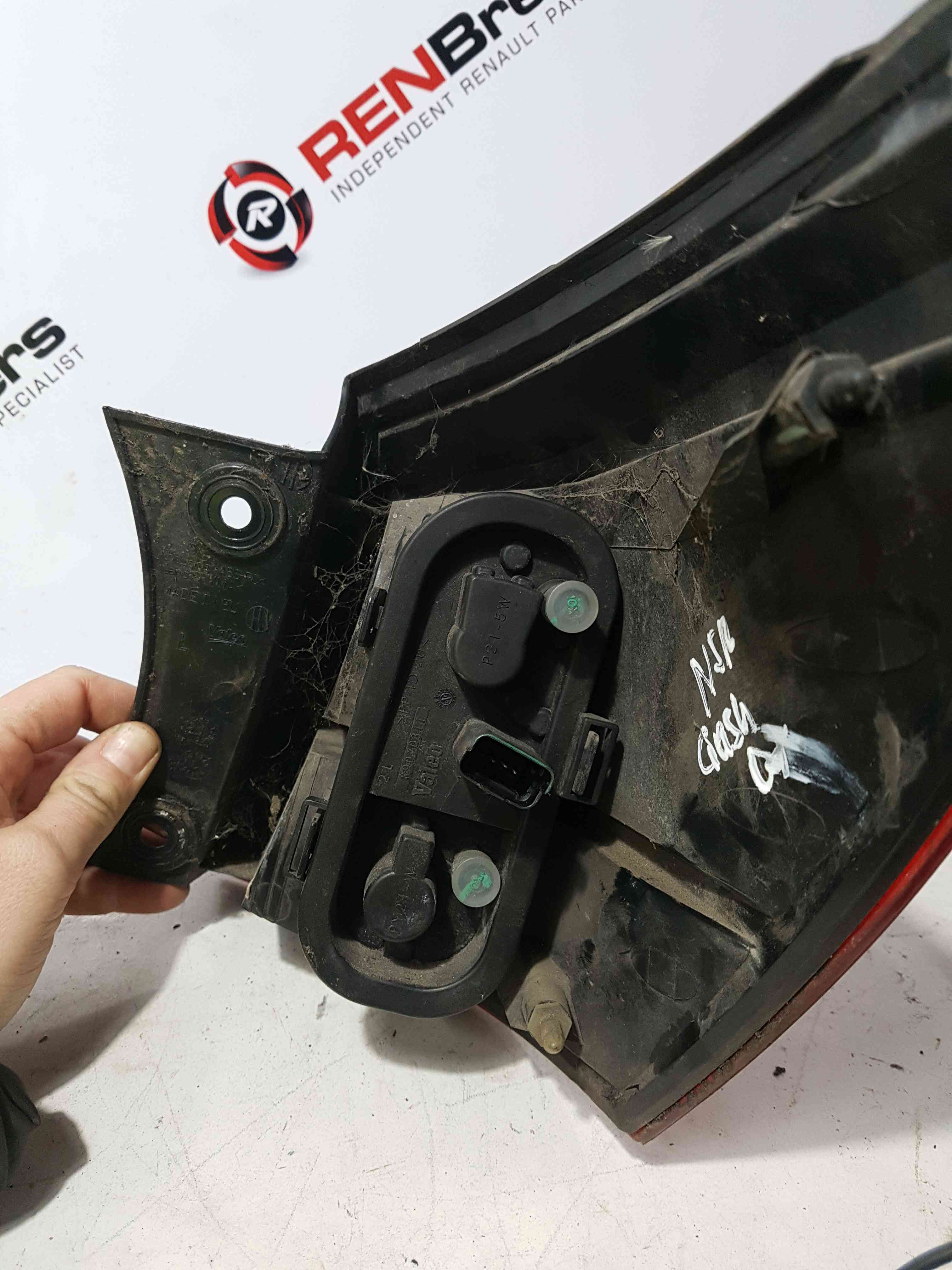 Thumb 7 Nissan Qashqai 2006-2013 NSR Passenger Rear Brake Light 