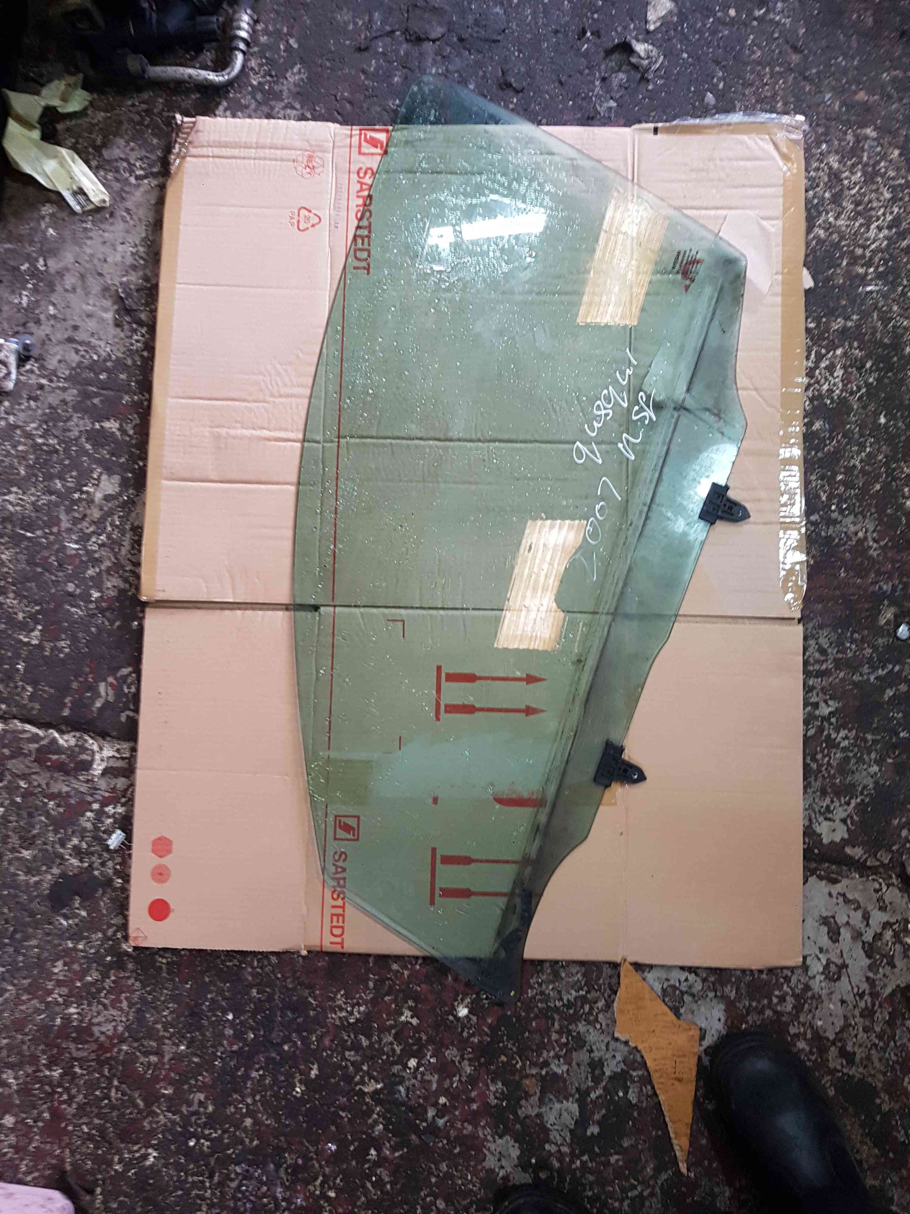 Thumb 5 Nissan Qashqai MK2 2006-2013 NSF Near Side Passenger Front Glass Window